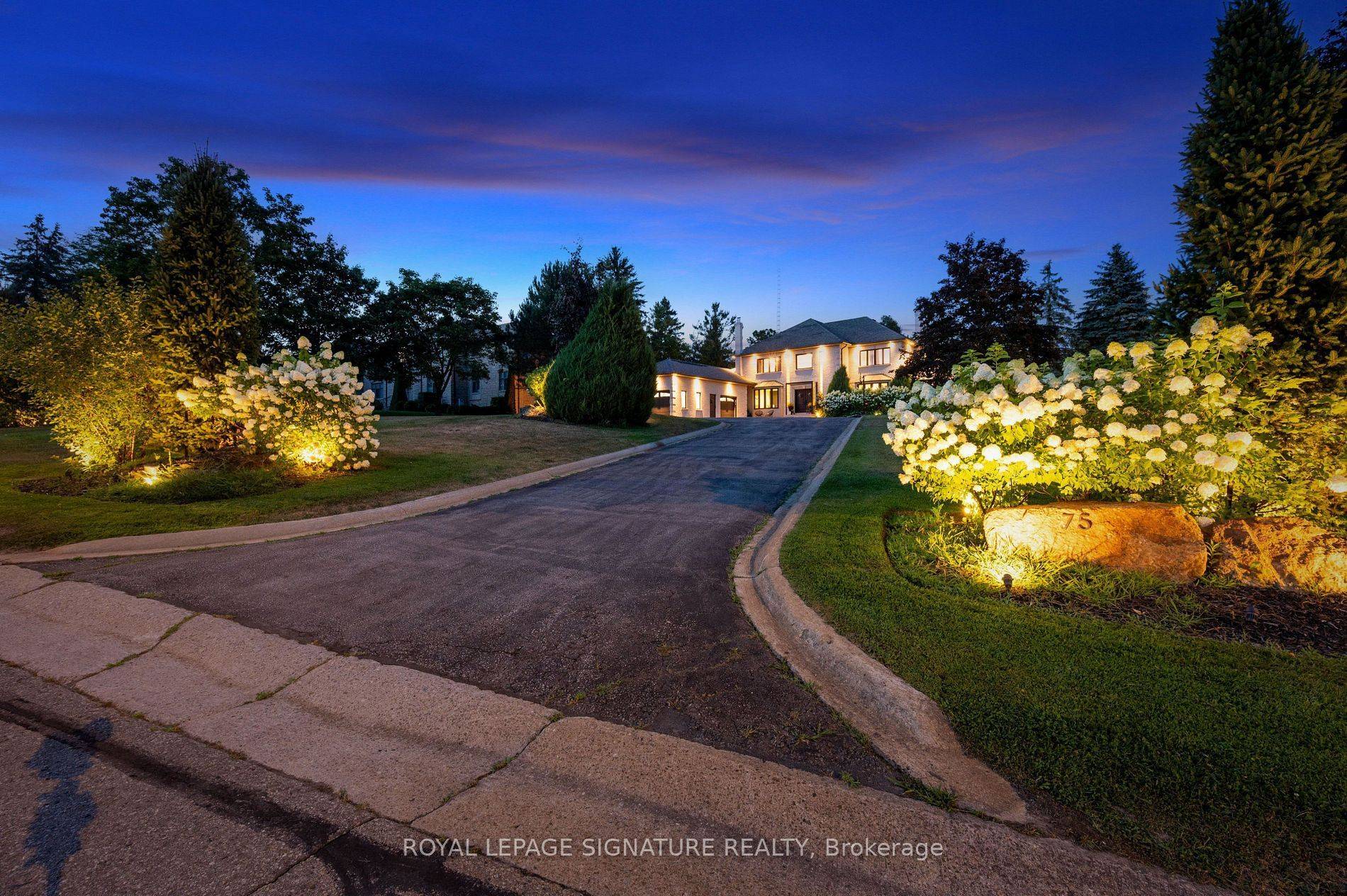 Vaughan, ON L4L 0A8,75 Rachelle CT