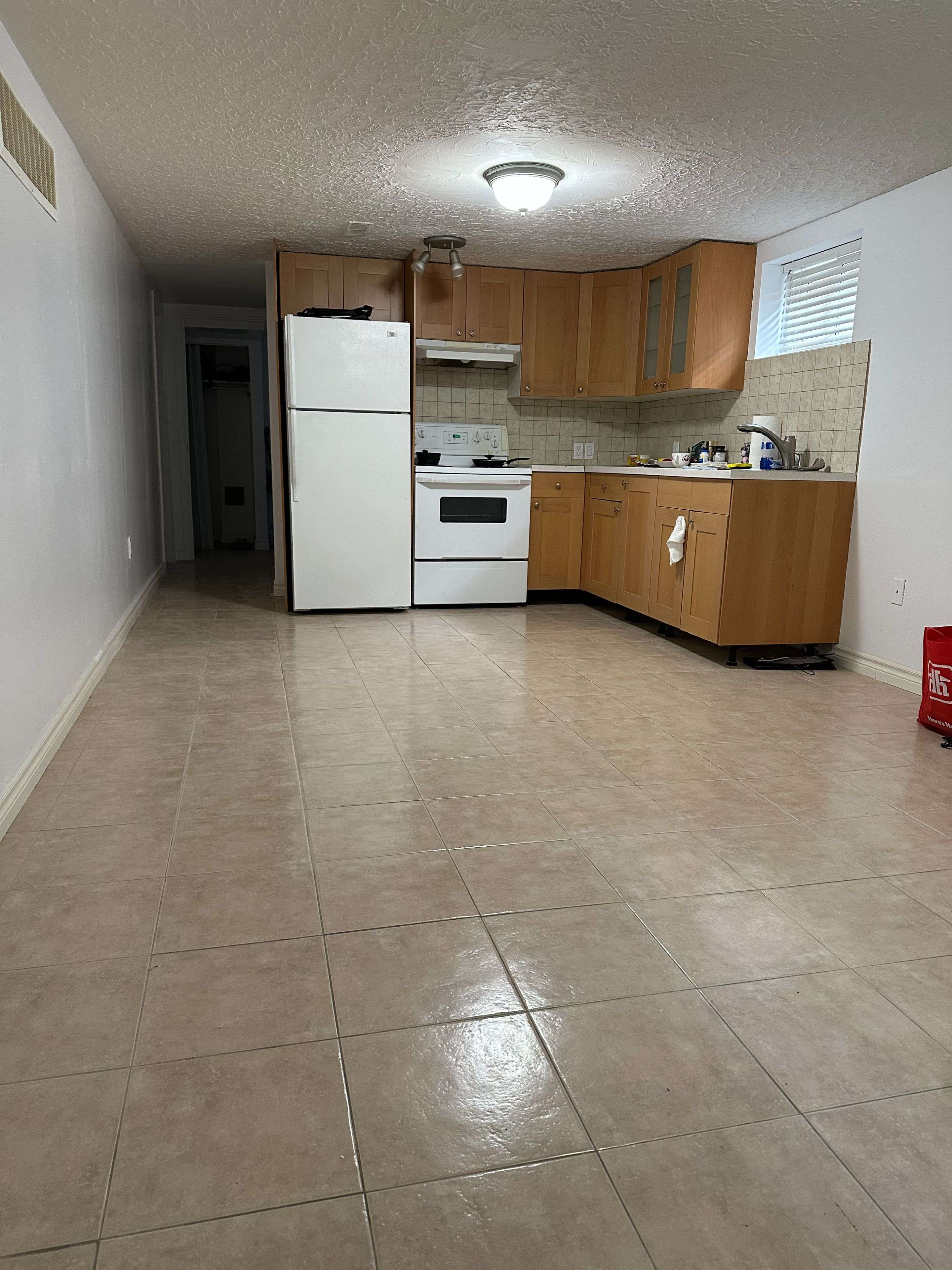 Toronto W04, ON M6A 1T9,41 Cartwright AVE #Lower