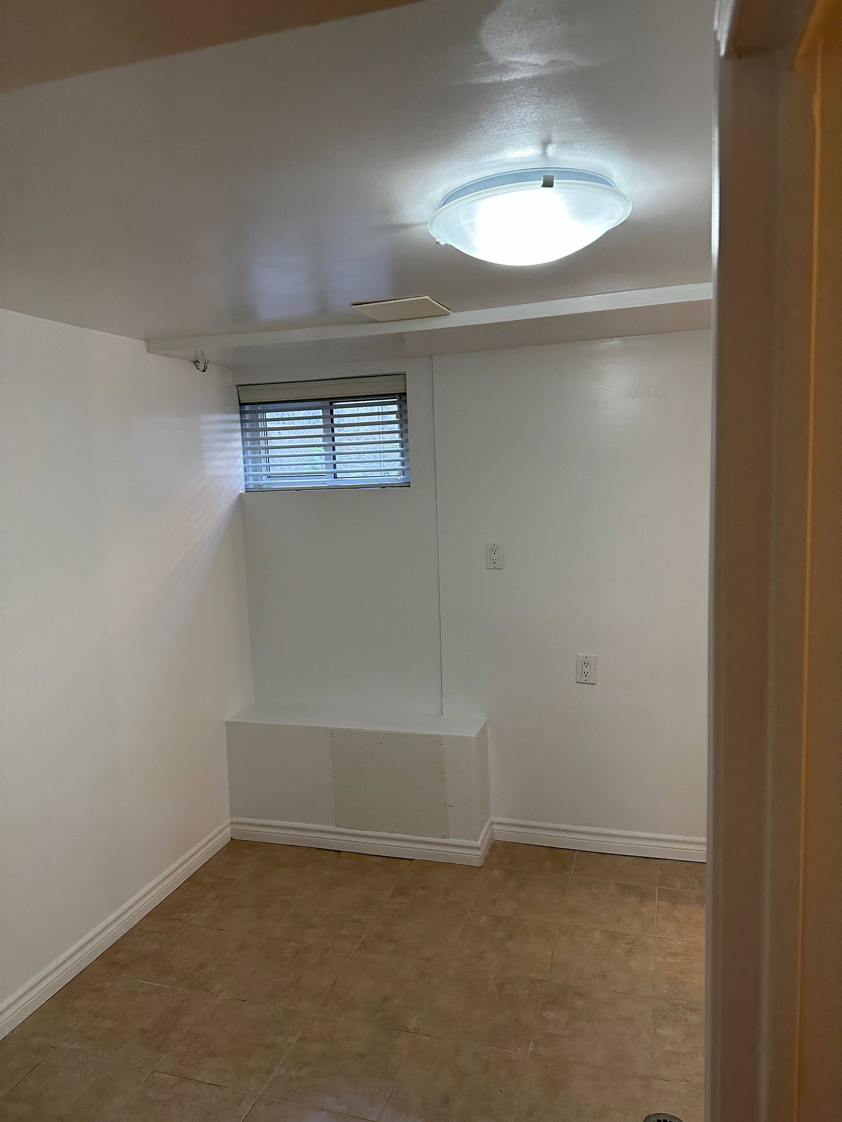 Toronto W04, ON M6A 1T9,41 Cartwright AVE #Lower