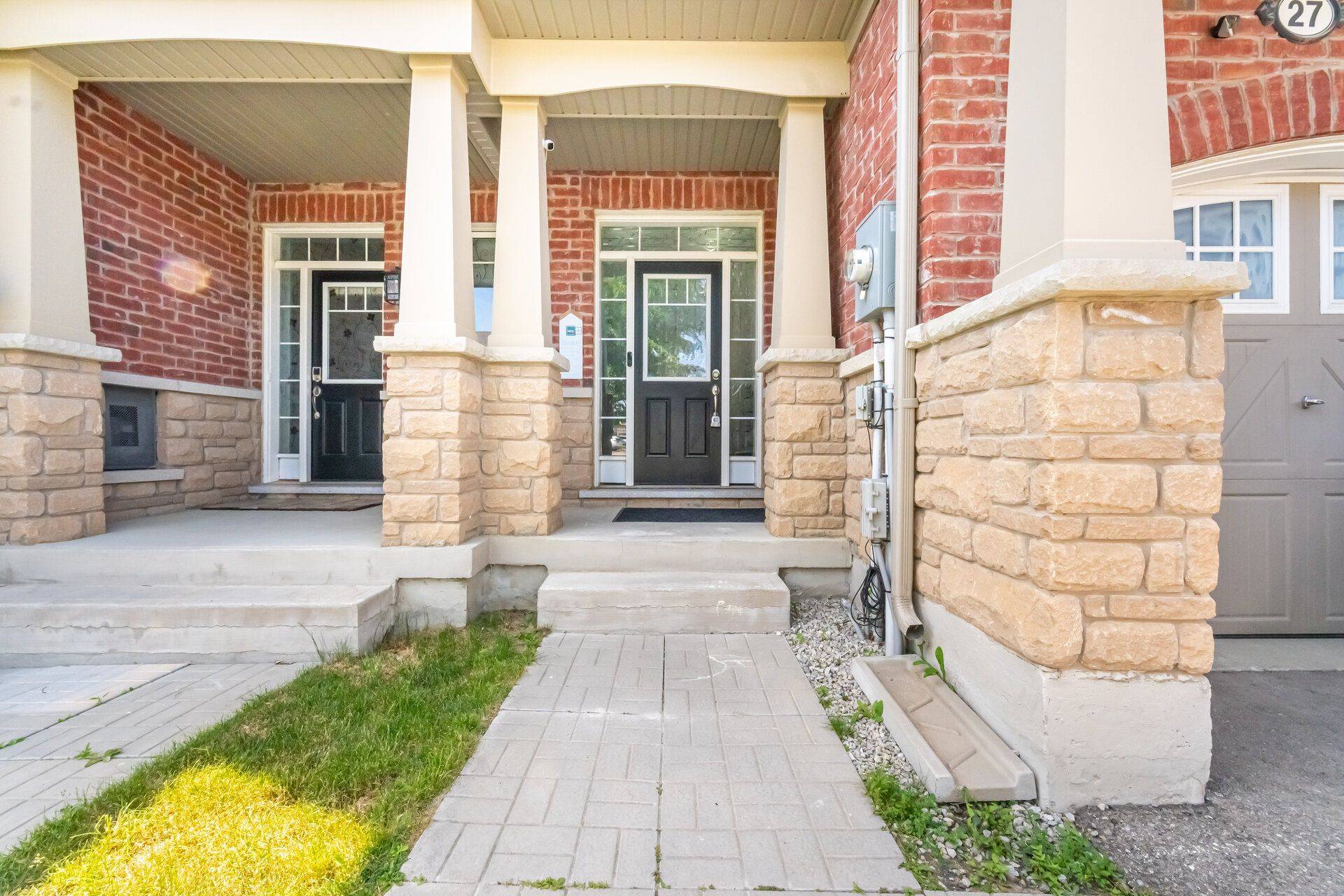 Caledon, ON L7C 4E3,27 Phyllis DR