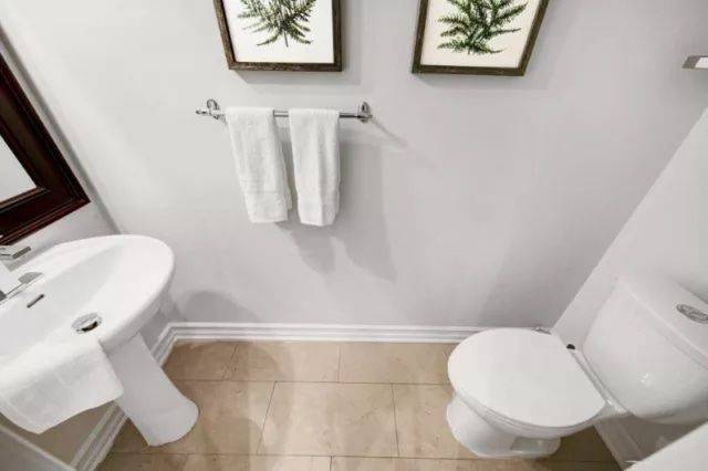 Mississauga, ON L5B 4K5,601 Shoreline DR N #160