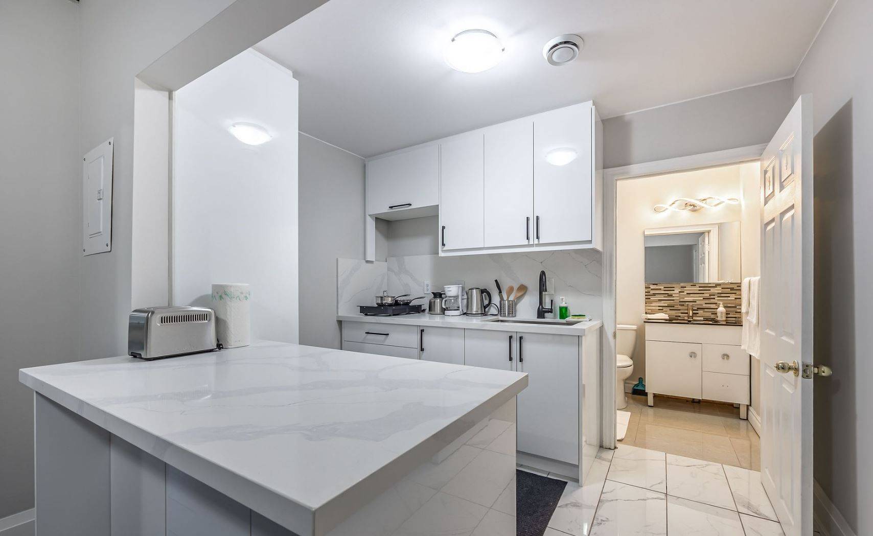 Niagara Falls, ON L2E 2L4,4507 Queen ST