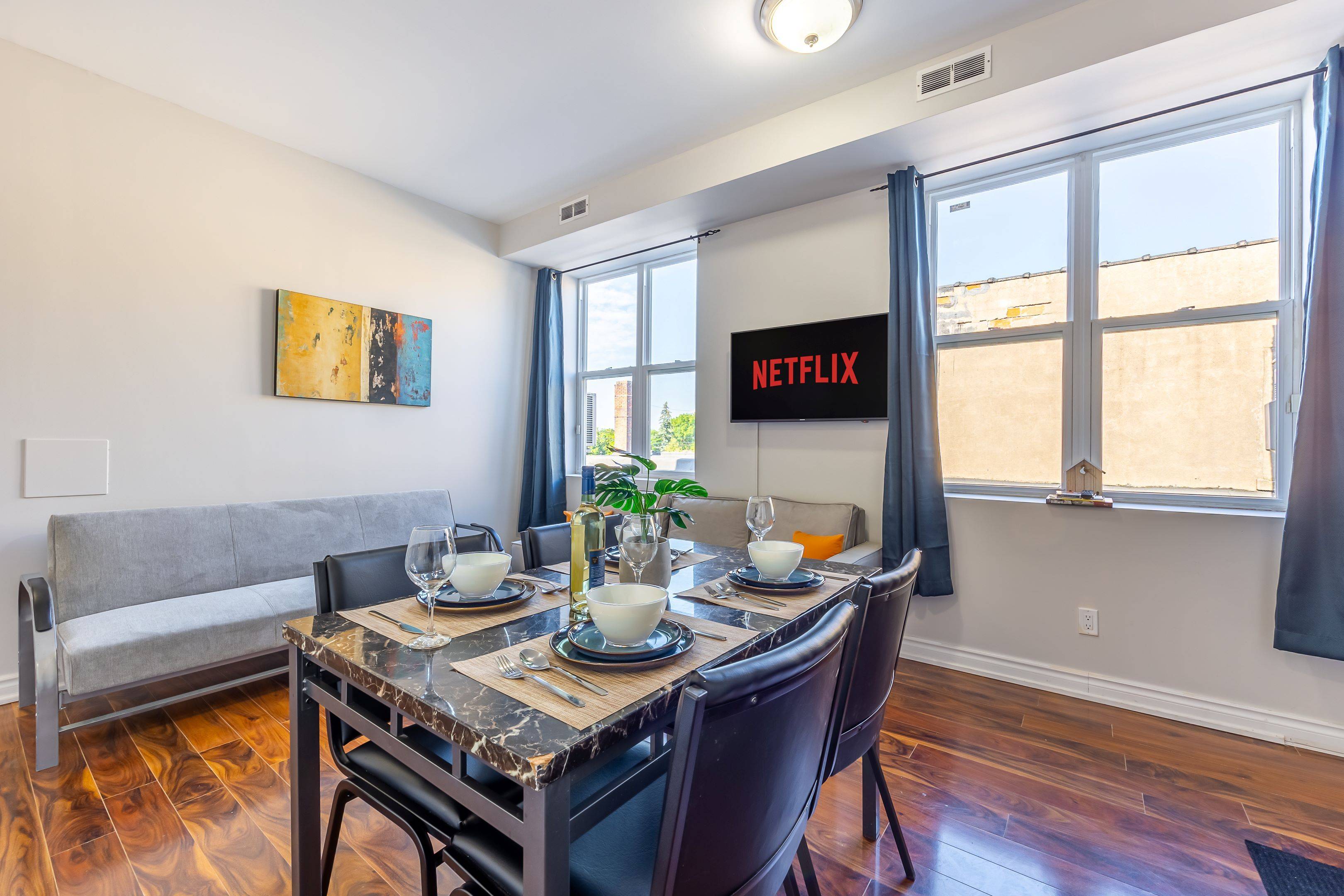 Niagara Falls, ON L2E 2L4,4497 Queen ST