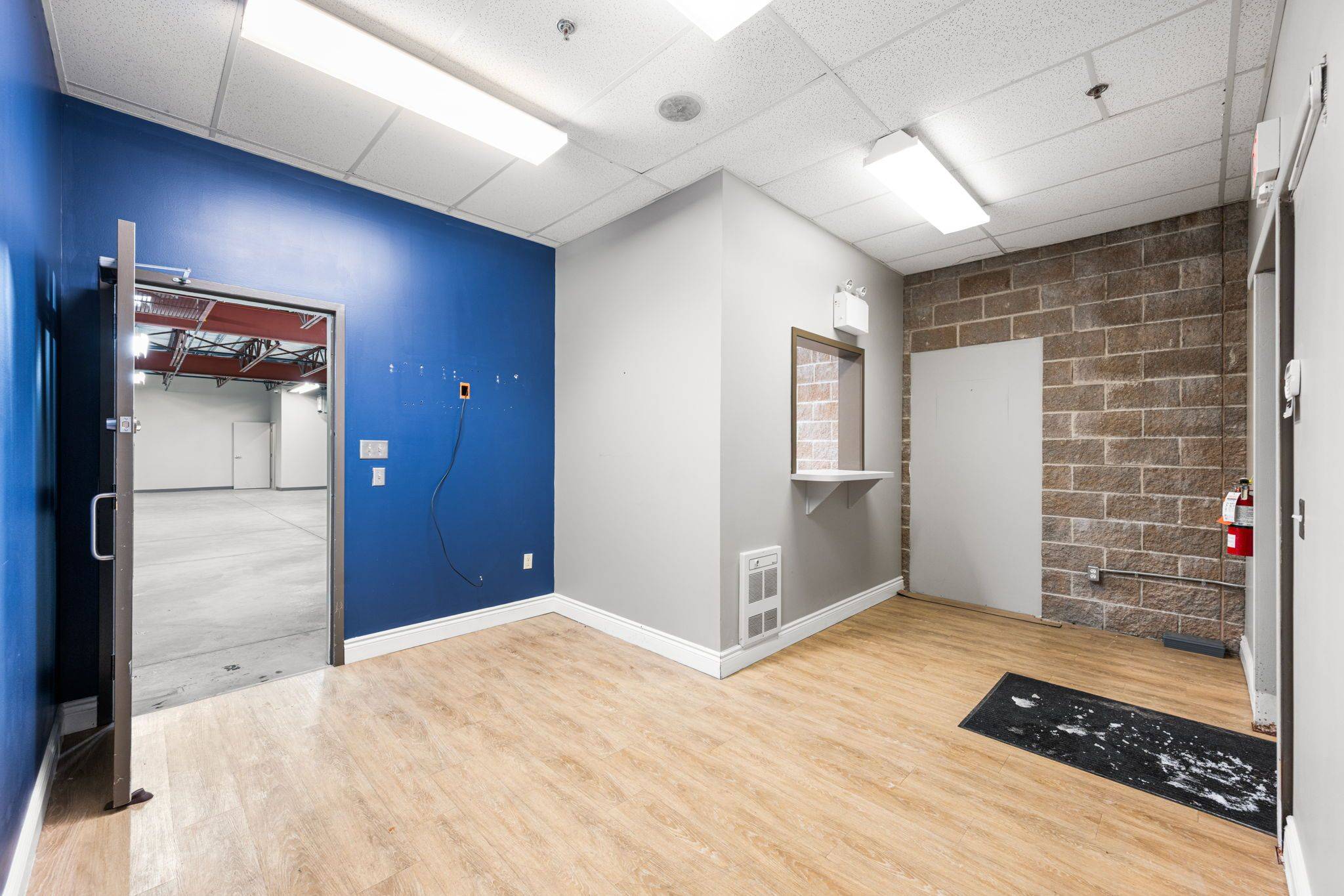 Cyrville - Carson Grove - Pineview, ON K1B 3L9,1392 Cyrville RD