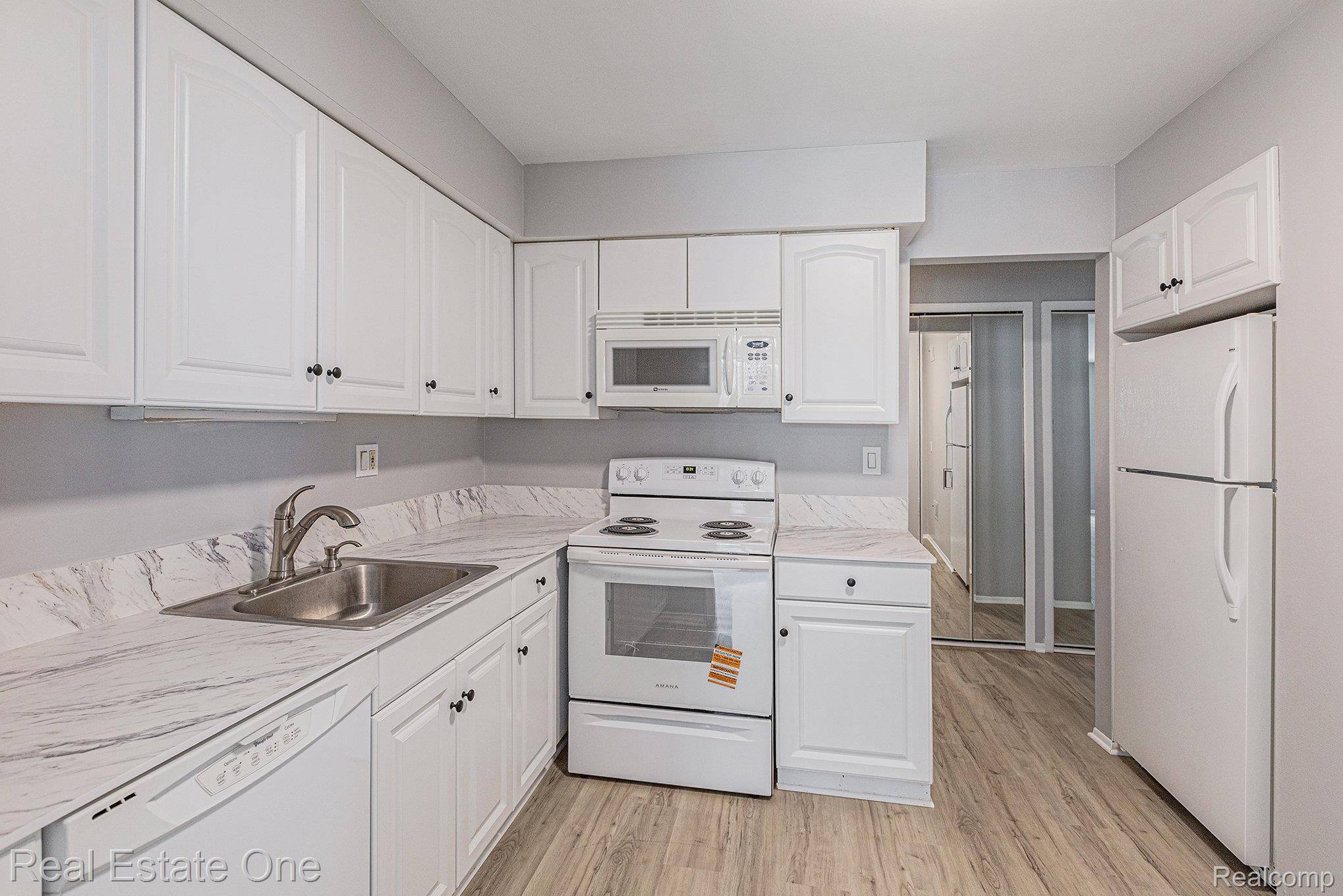 Farmington Hills, MI 48334,31085 Pheasant Run ST #11