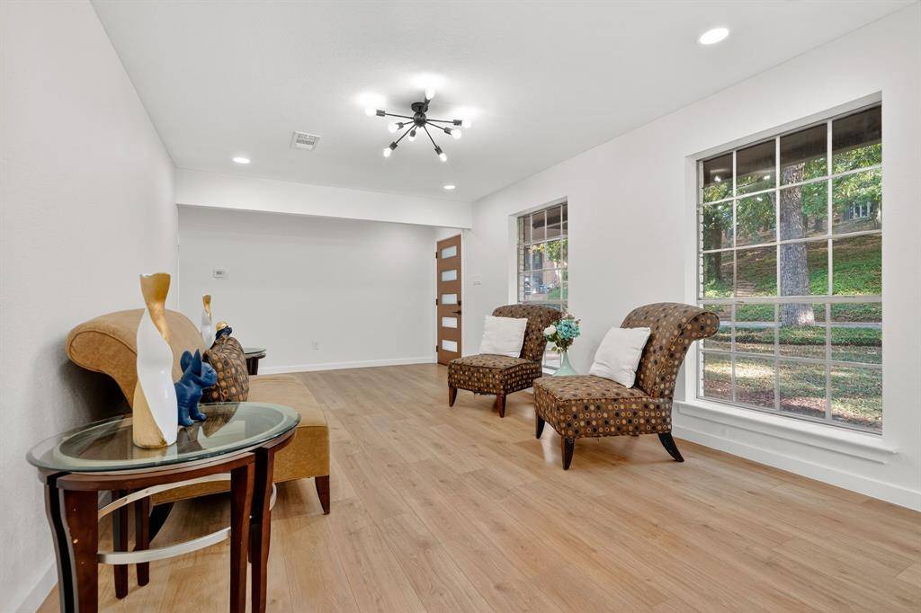 Desoto, TX 75115,425 Ten Mile Drive