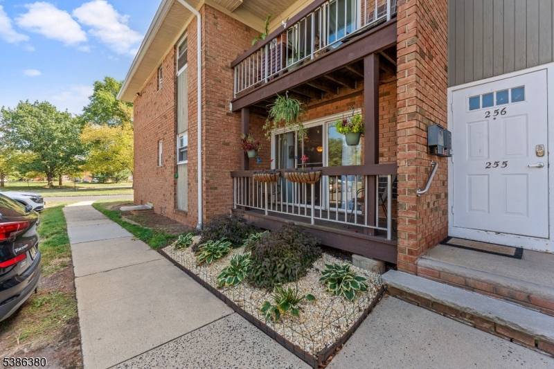 Hillsborough Twp., NJ 08844,528 Andria Ave Apt 255 #255