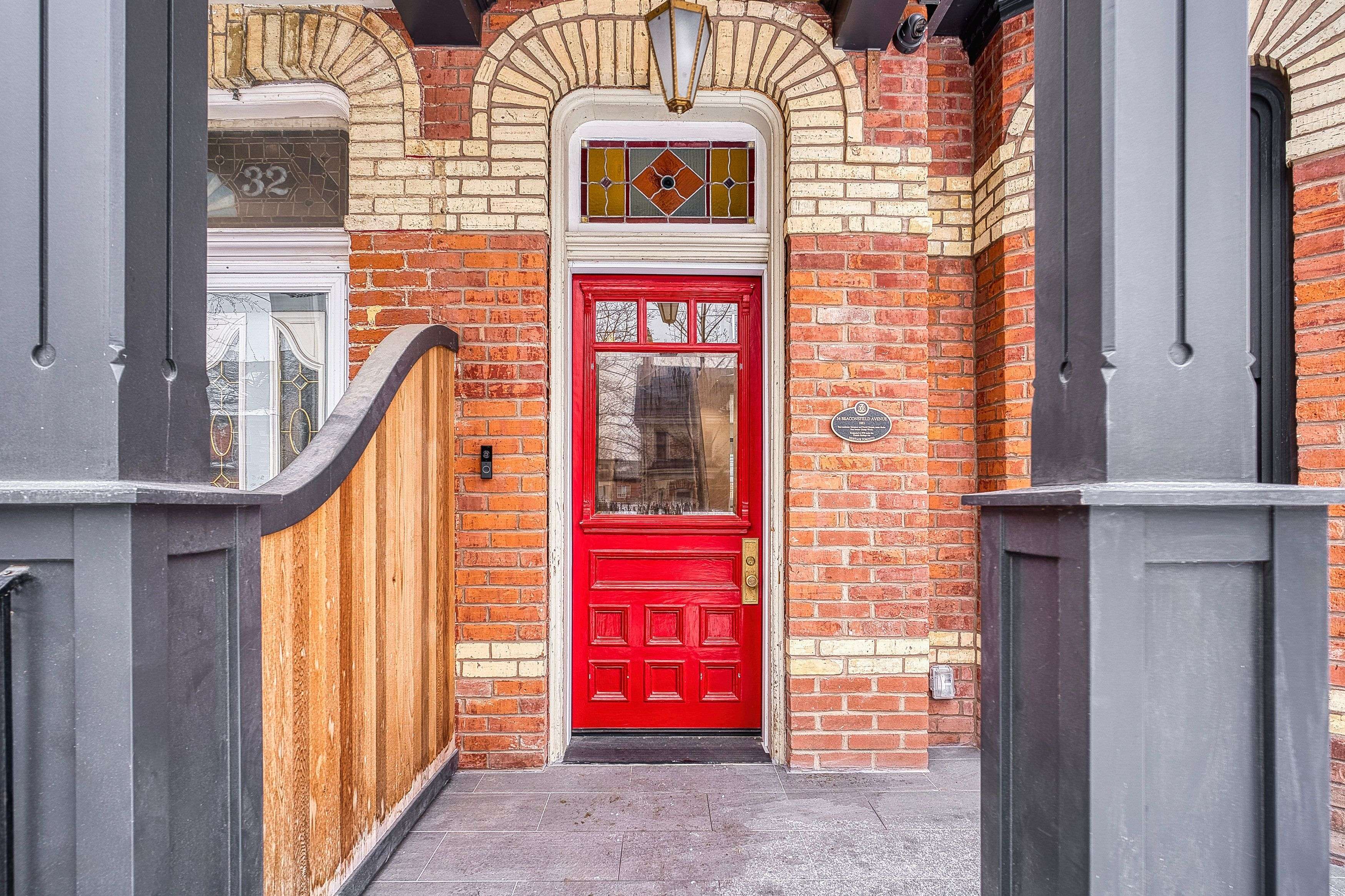 Toronto C01, ON M6J 3H9,34 Beaconsfield AVE