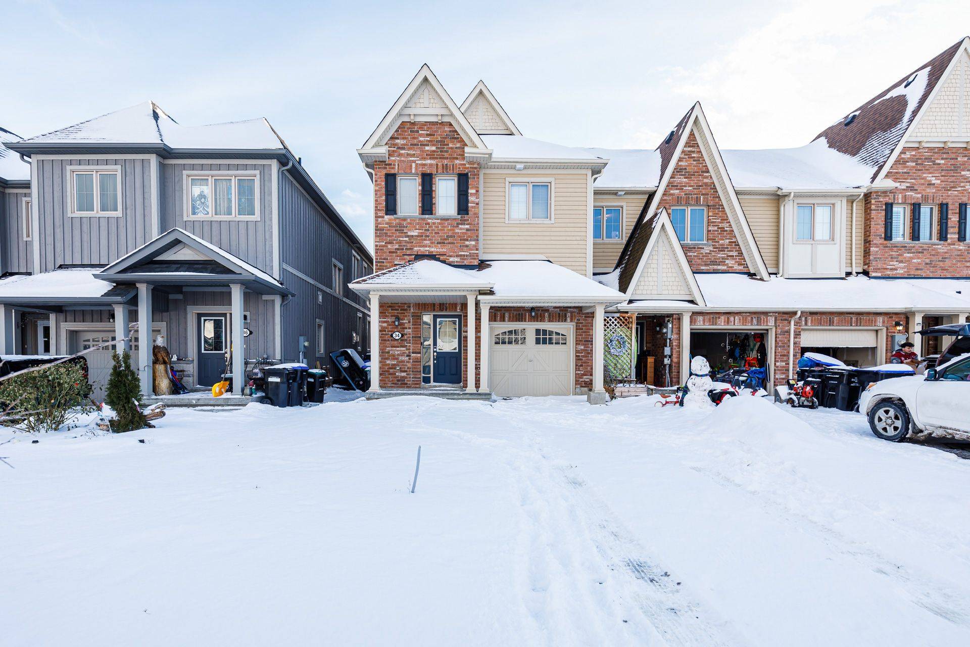 Collingwood, ON L9Y 0X1,34 Robertson ST