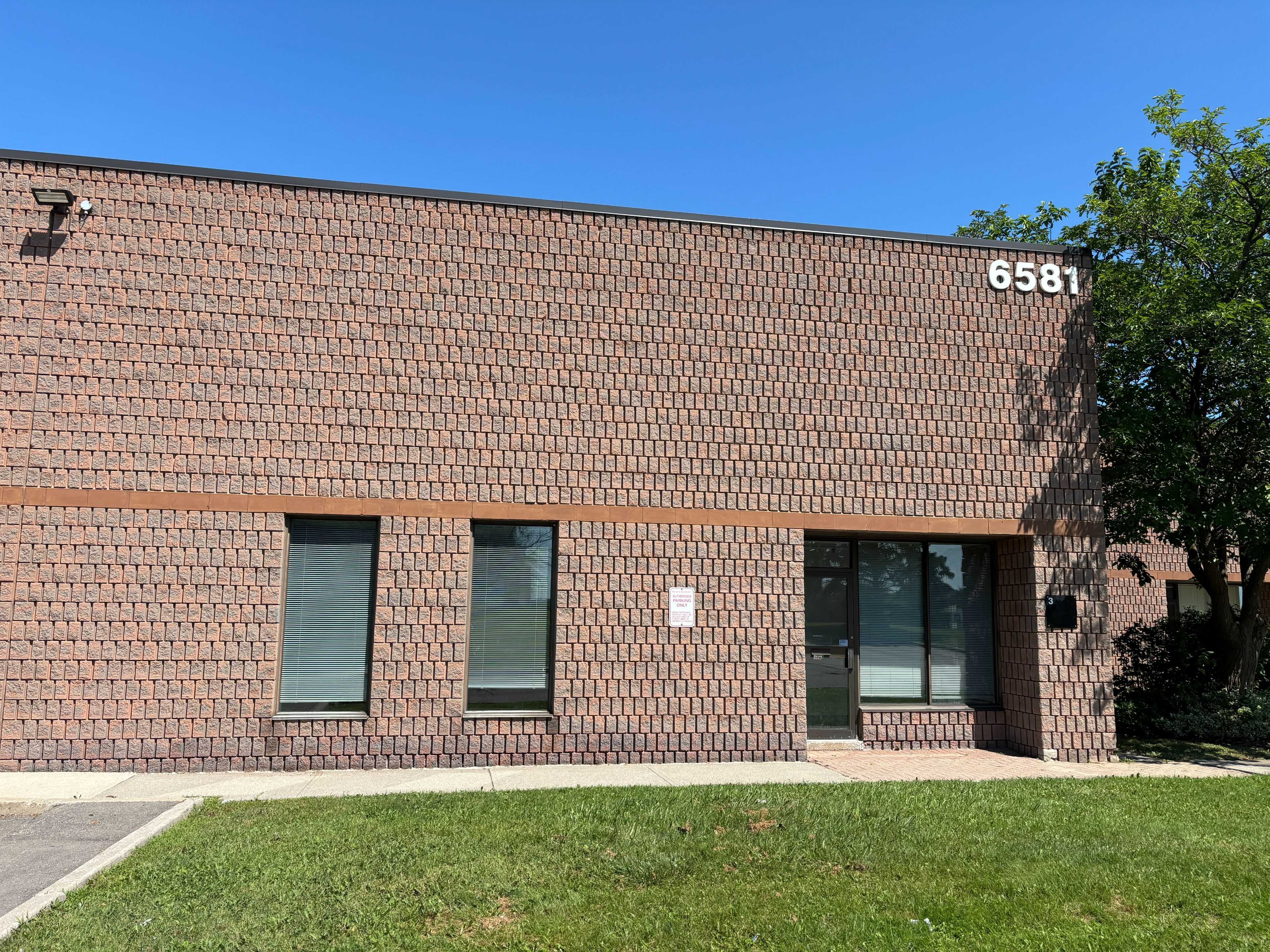 Mississauga, ON L5N 3T4,6581 Kitimat RD #10