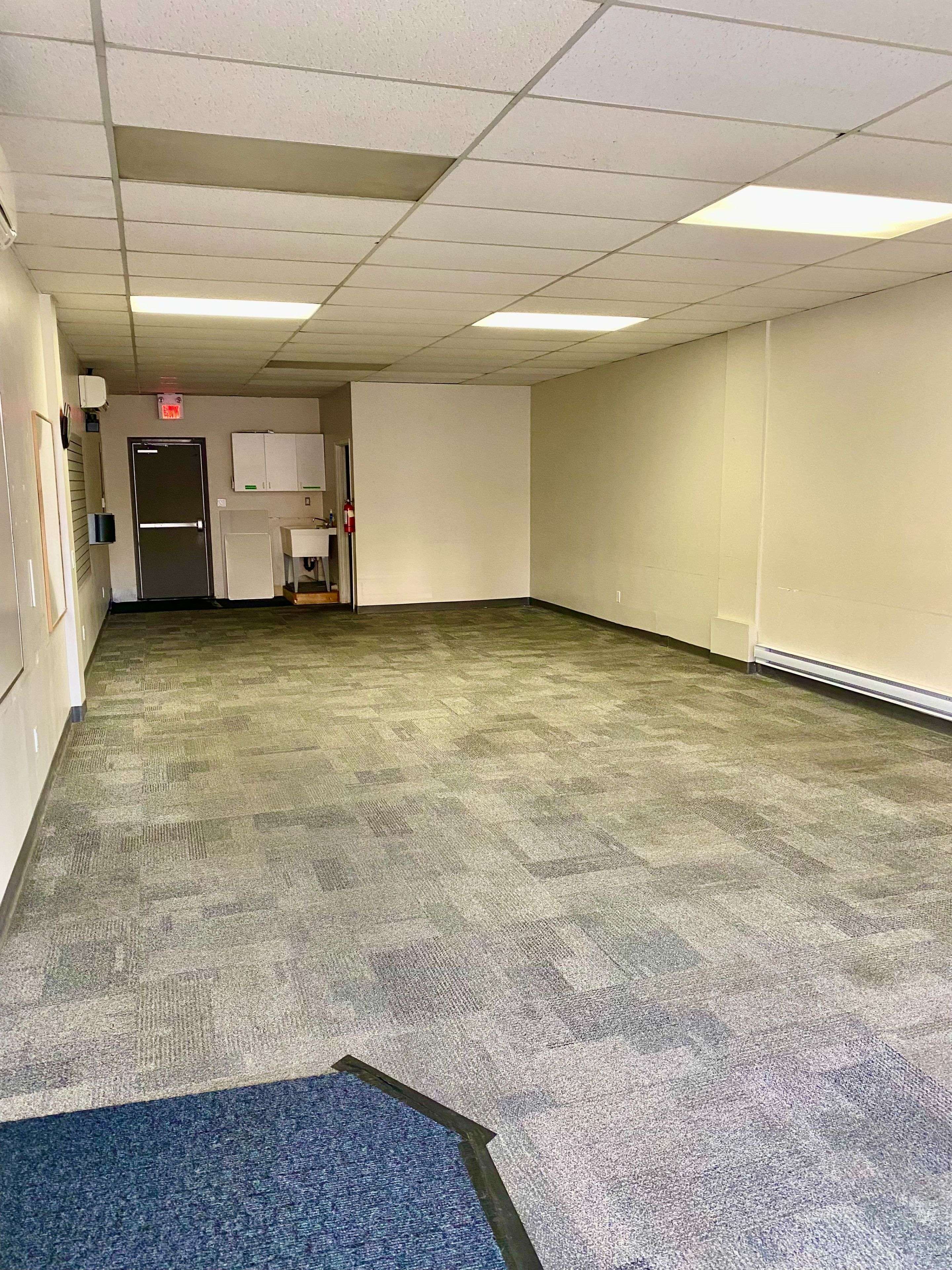 Mississauga, ON L5G 1H5,348 Lakeshore RD E #4