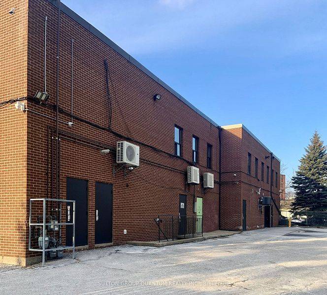 Mississauga, ON L5G 1H5,348 Lakeshore RD E #4