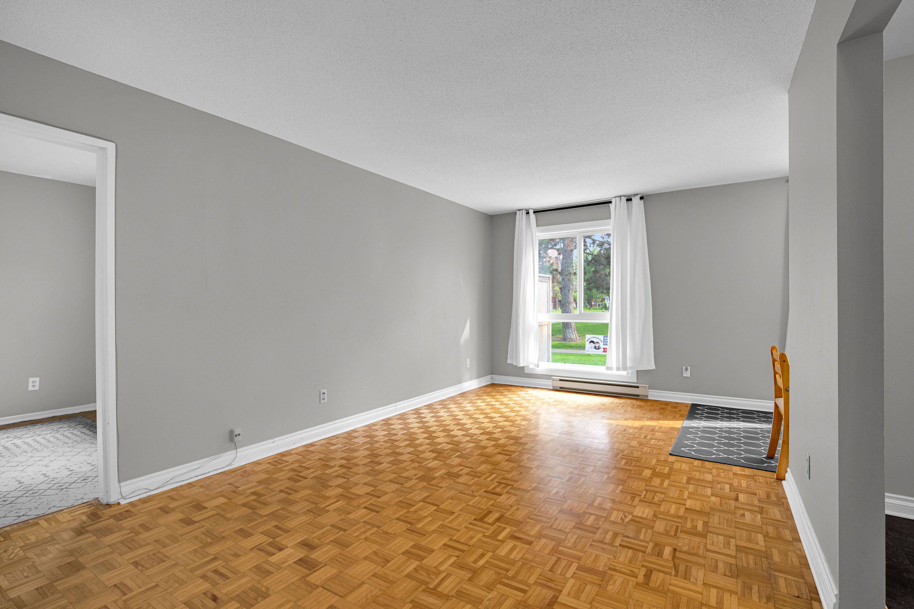 Beacon Hill North - South And Area, ON K1J 7W1,1958 Jasmine CRES #39J