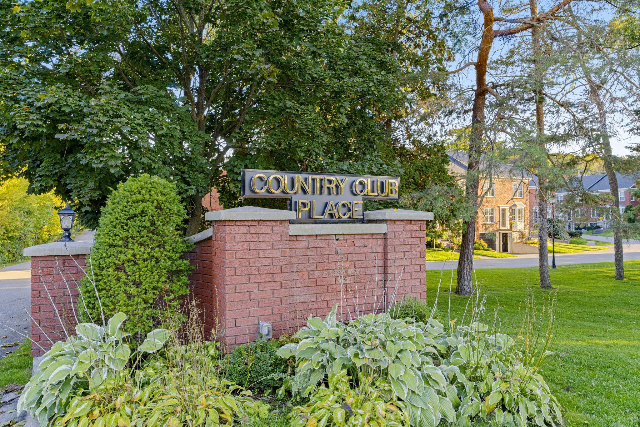 Brockville, ON K6V 6T6,35 Country Club PL