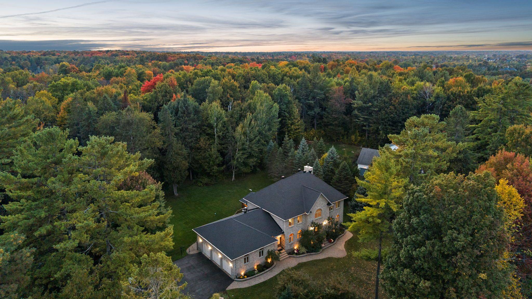 Kanata, ON K2W 1C1,51 Marchvale DR