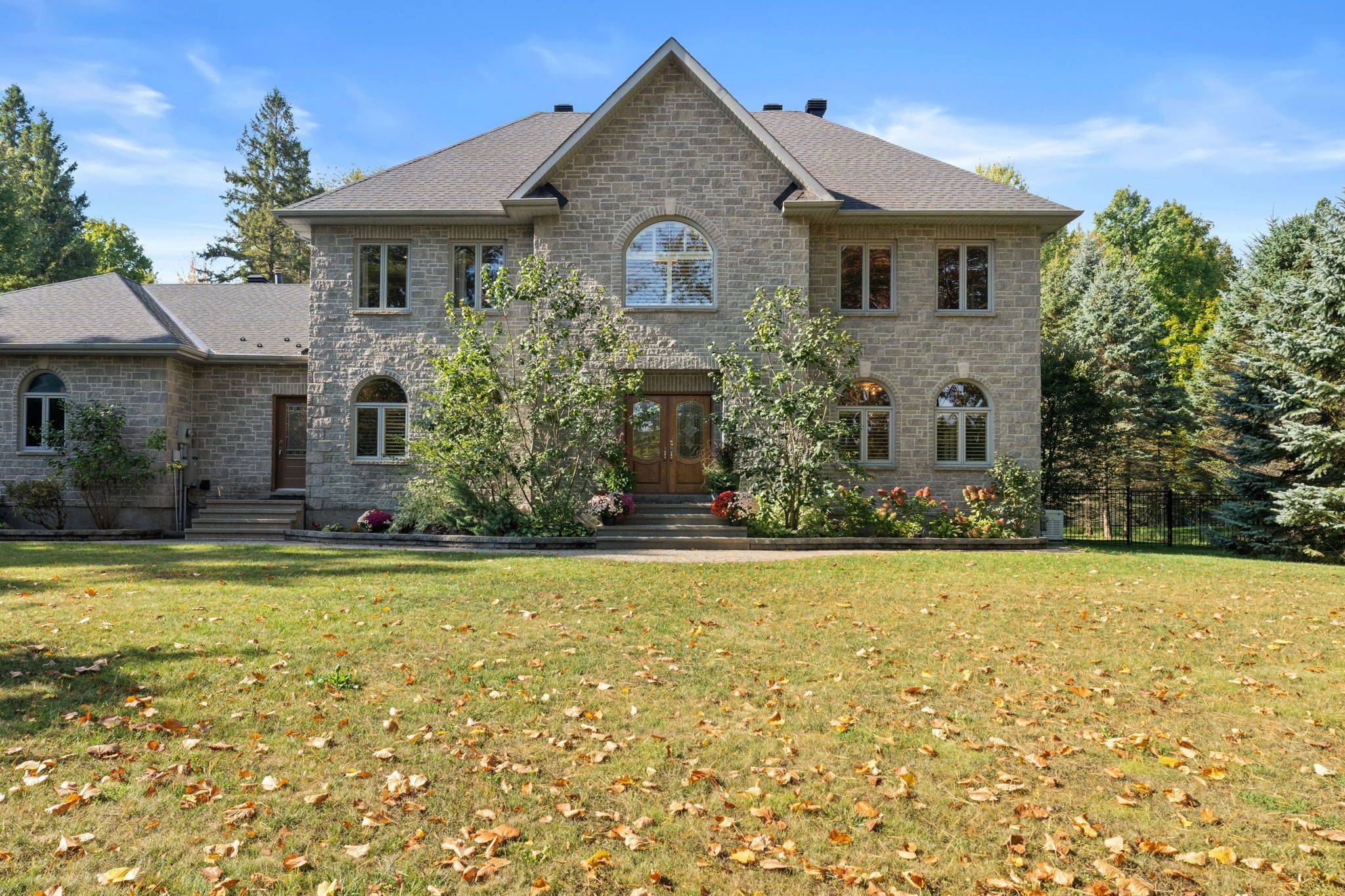 Kanata, ON K2W 1C1,51 Marchvale DR