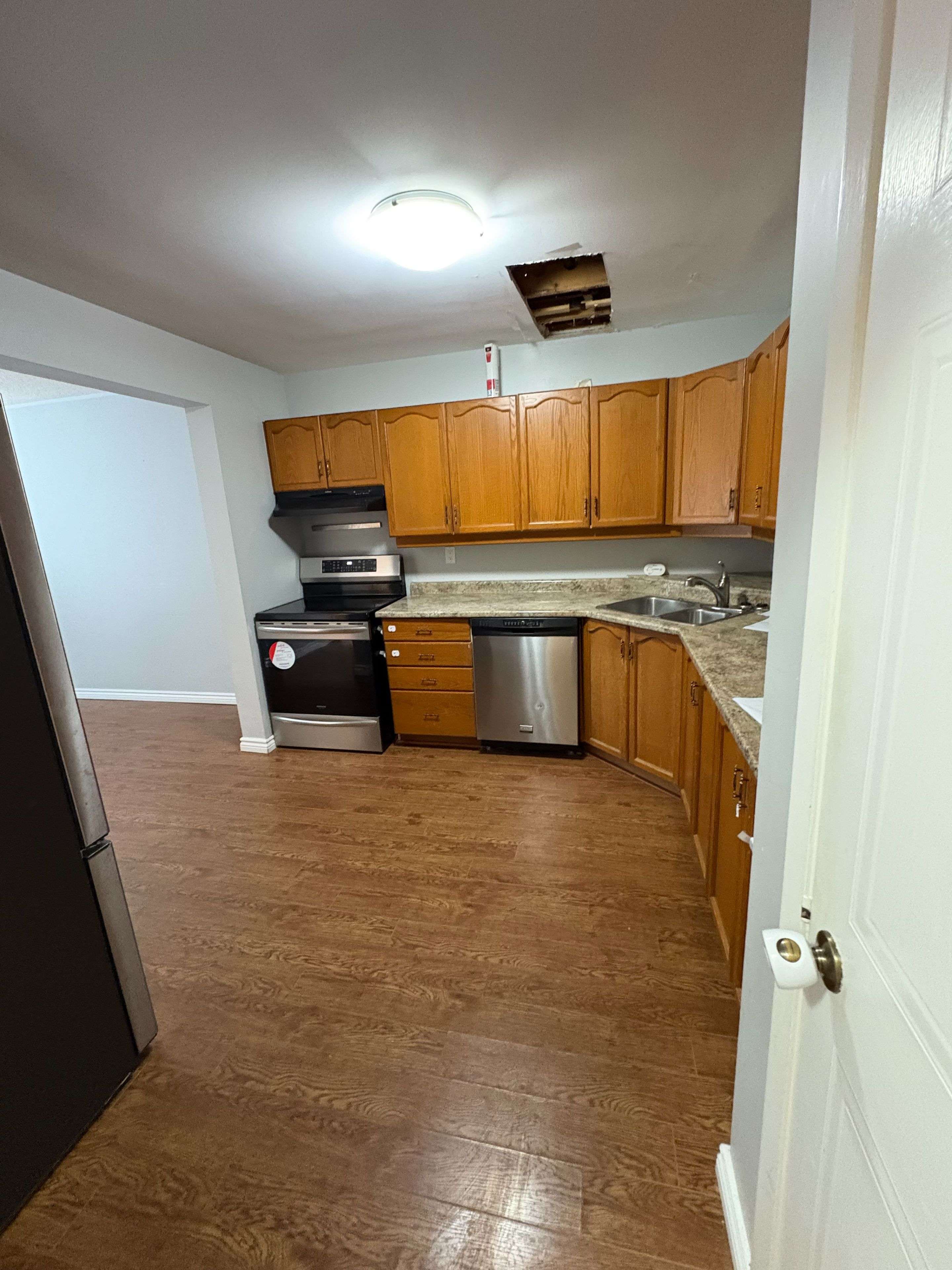 London East, ON L8G 3Z2,1247 HURON ST #29