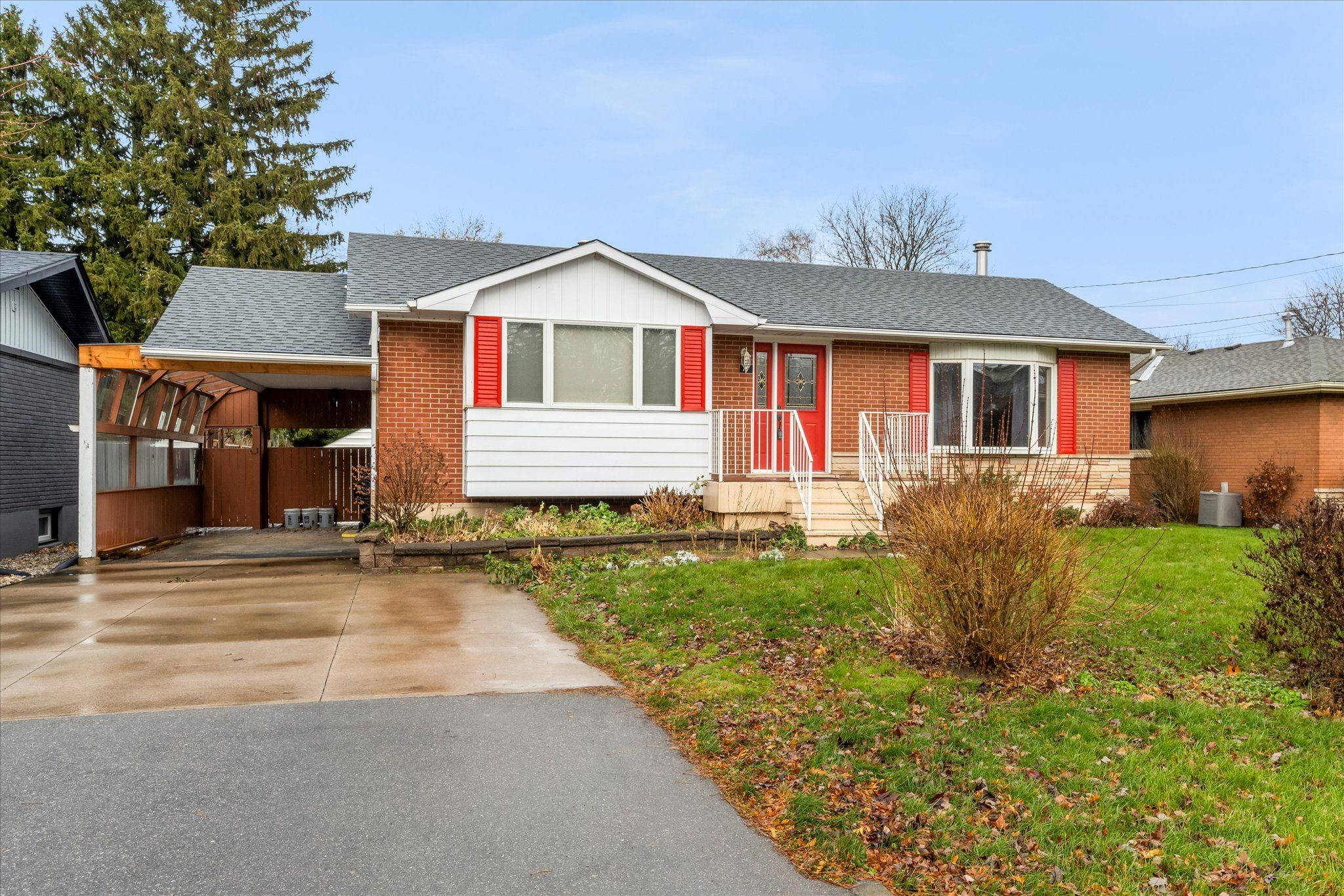 Grimsby, ON L3M 1V3,17 Marilyn ST