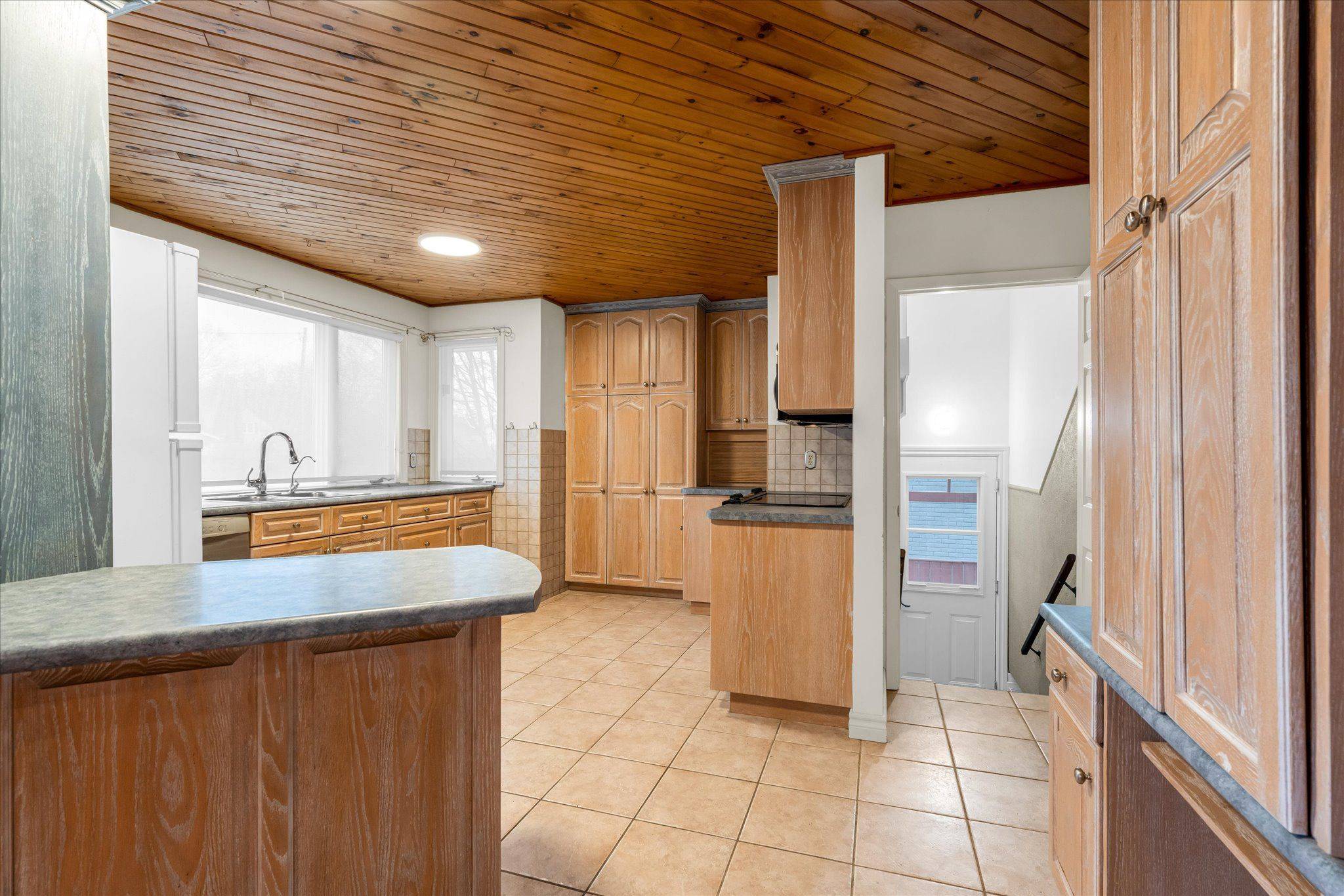 Grimsby, ON L3M 1V3,17 Marilyn ST