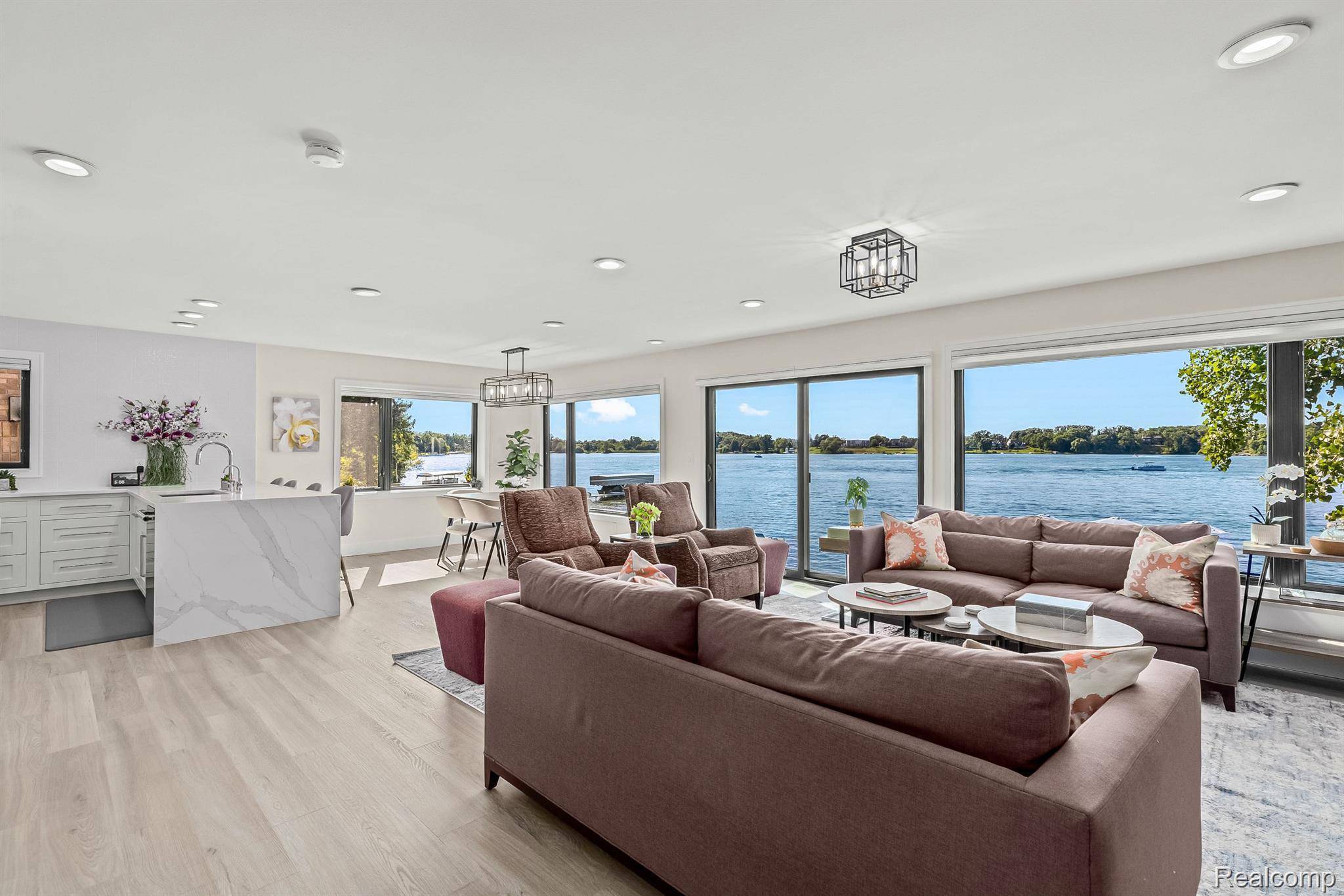 West Bloomfield, MI 48323,5494 Putnam DR