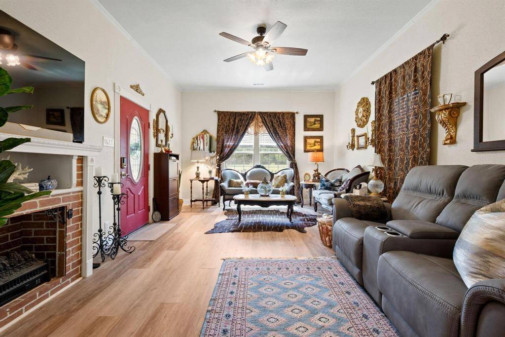 Mineral Wells, TX 76067,809 5th Avenue