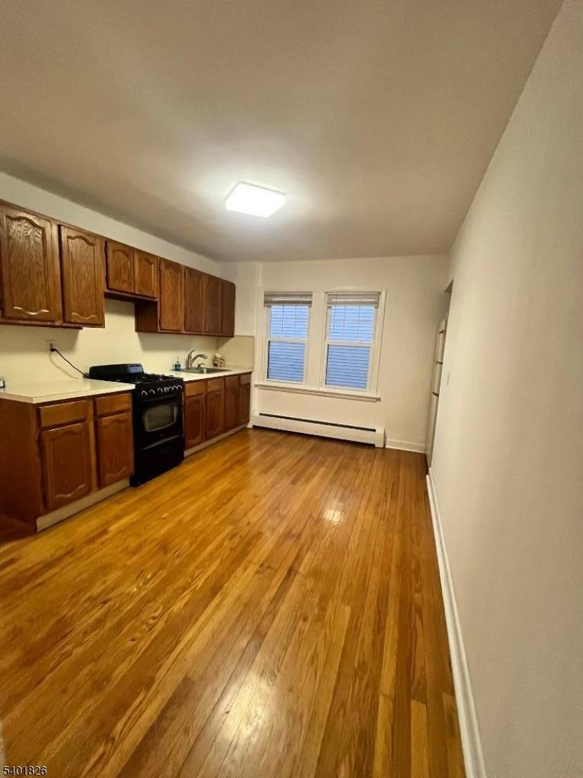 Linden City, NJ 07036,321 AMON TERR #1