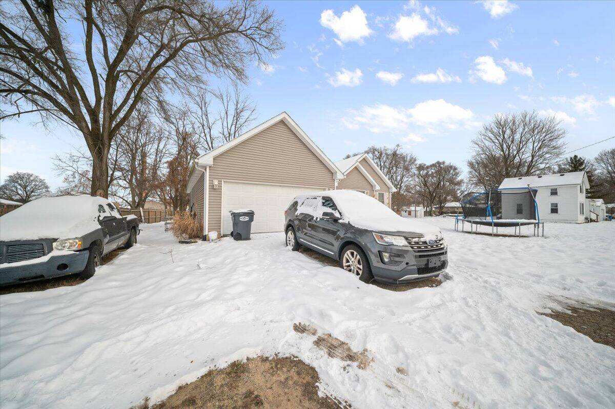 Lawton, MI 49065,238 Harvey ST