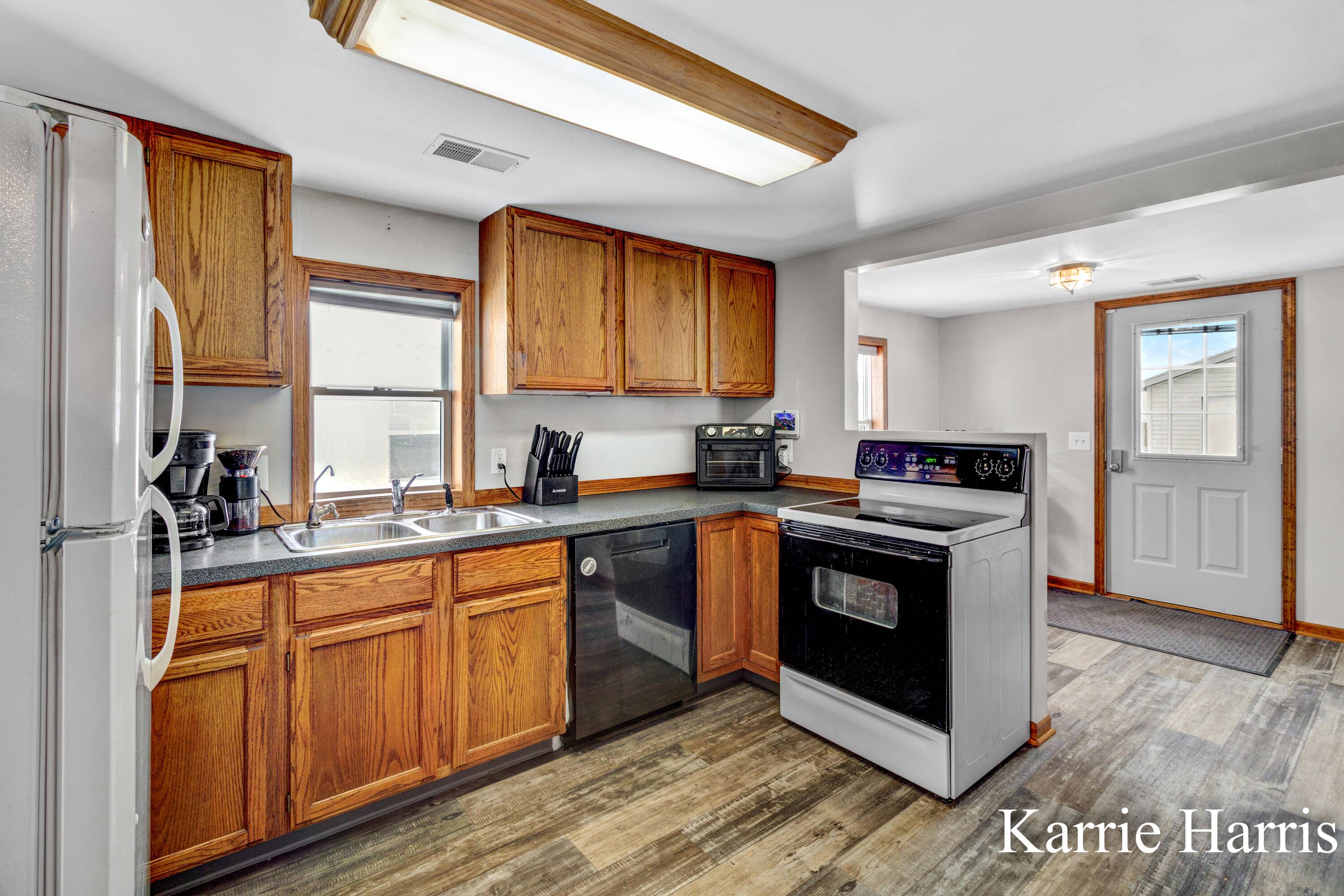 Greenville, MI 48838,911 E Pearl ST