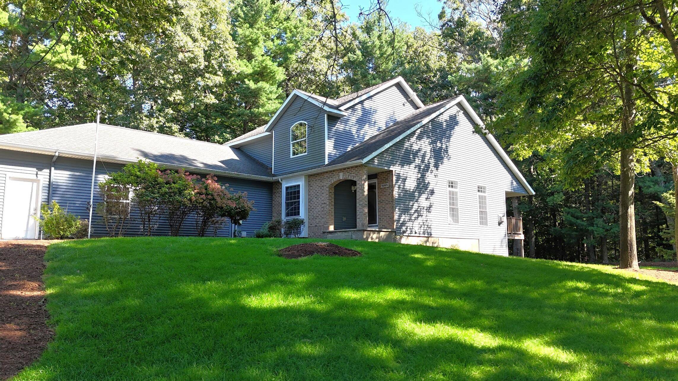 Montague, MI 49437,5221 Jackson CT