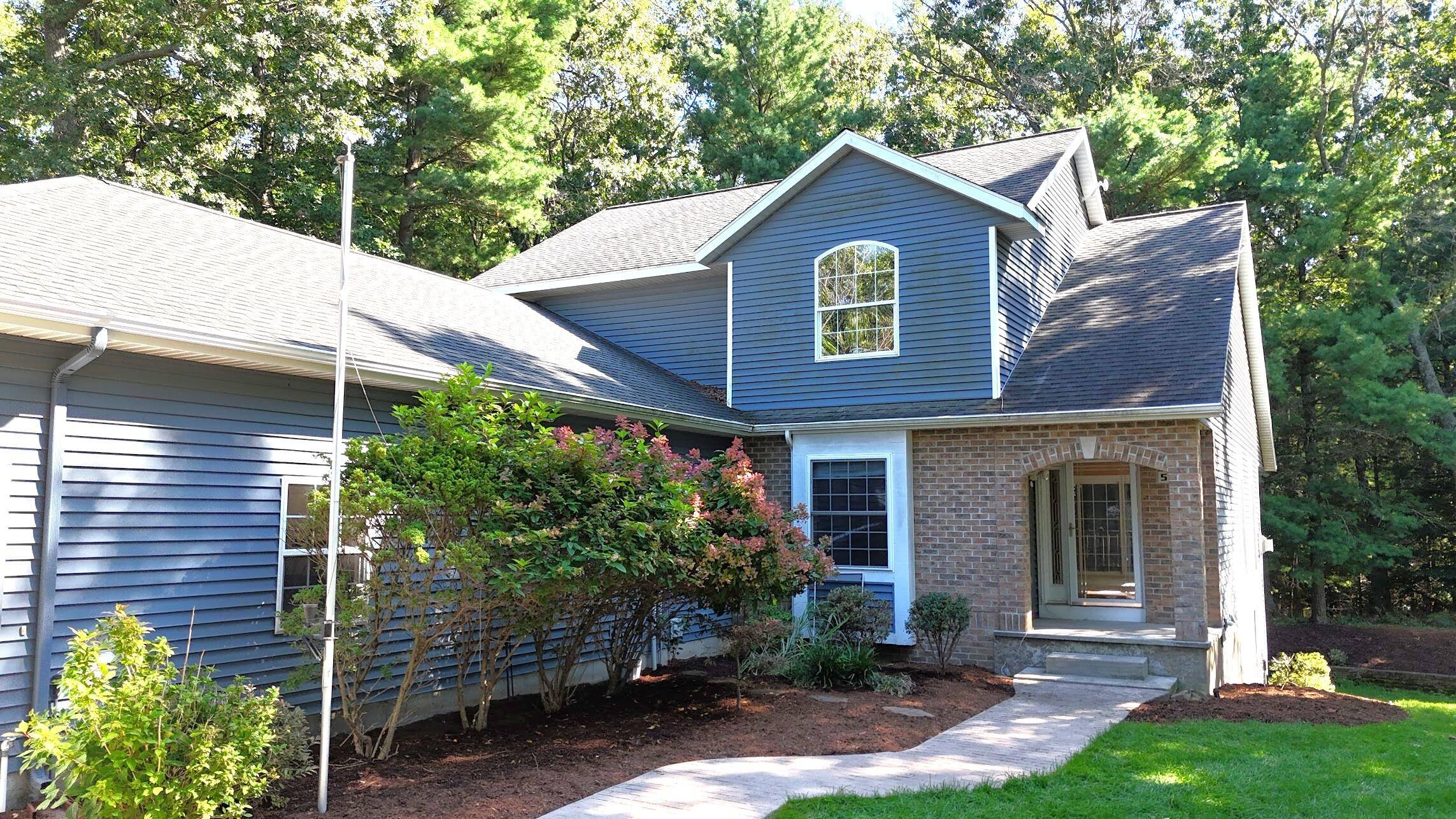 Montague, MI 49437,5221 Jackson CT