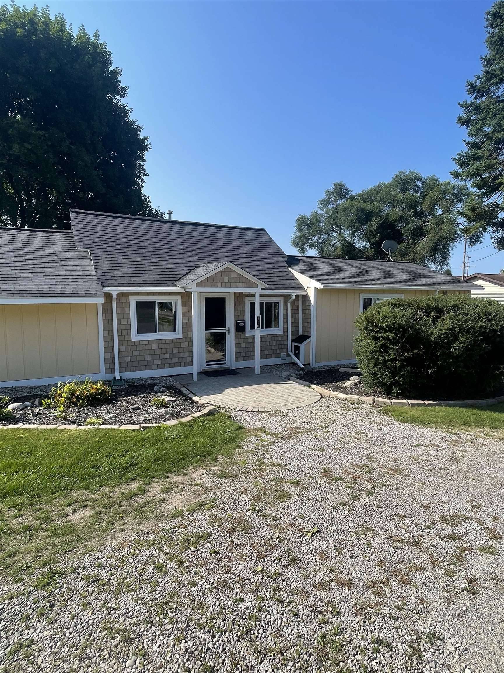 Boyne City, MI 49712,310 Groveland ST