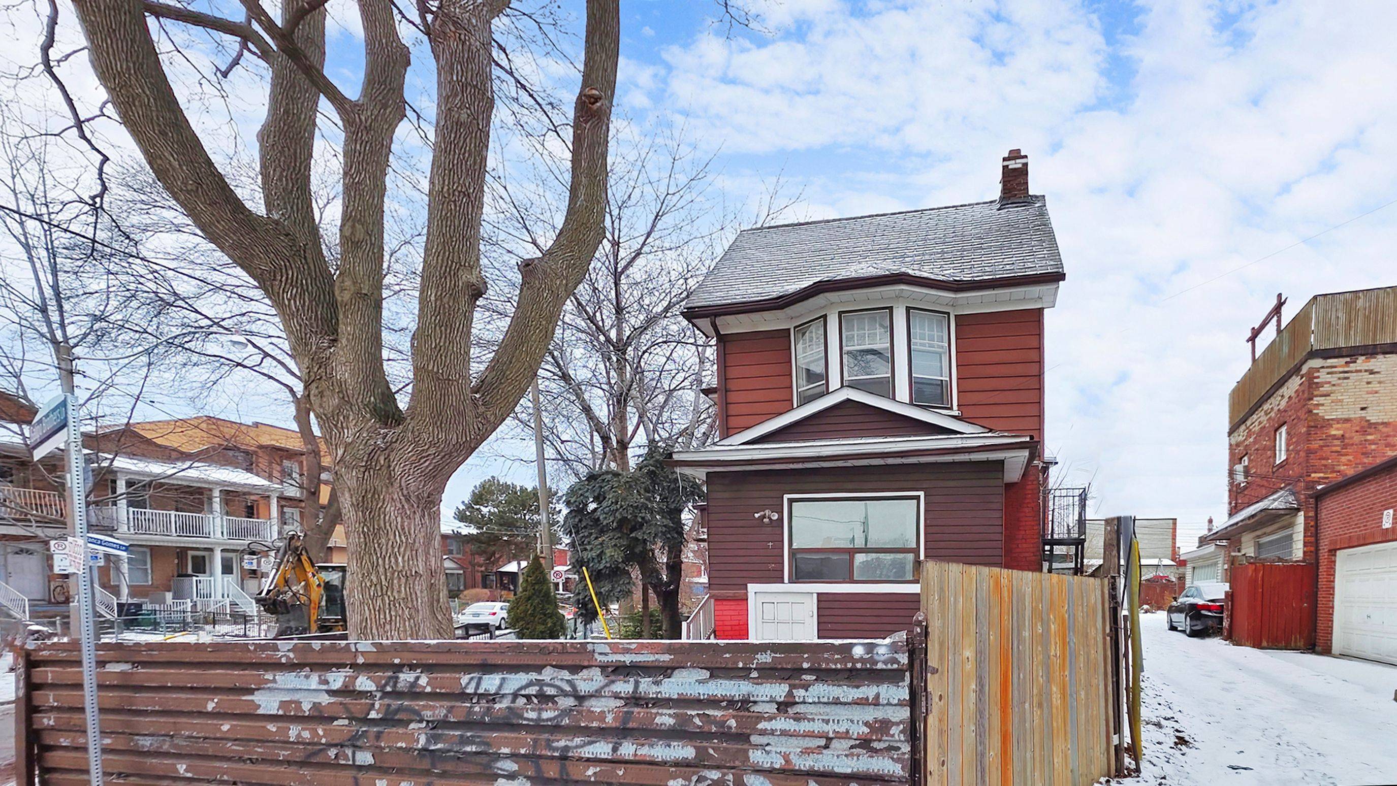 Toronto C01, ON M6G 3J7,415 Crawford ST