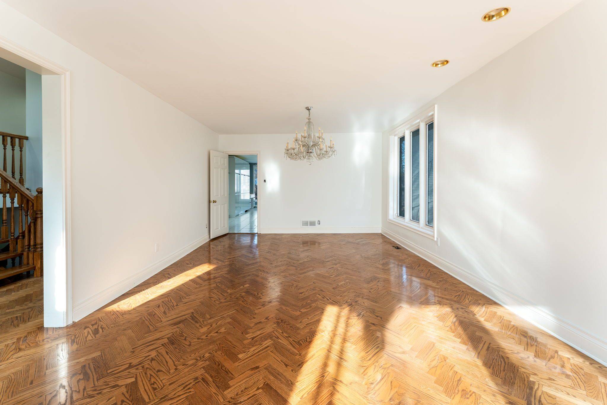 Toronto C04, ON M6B 1R5,64 Prue AVE