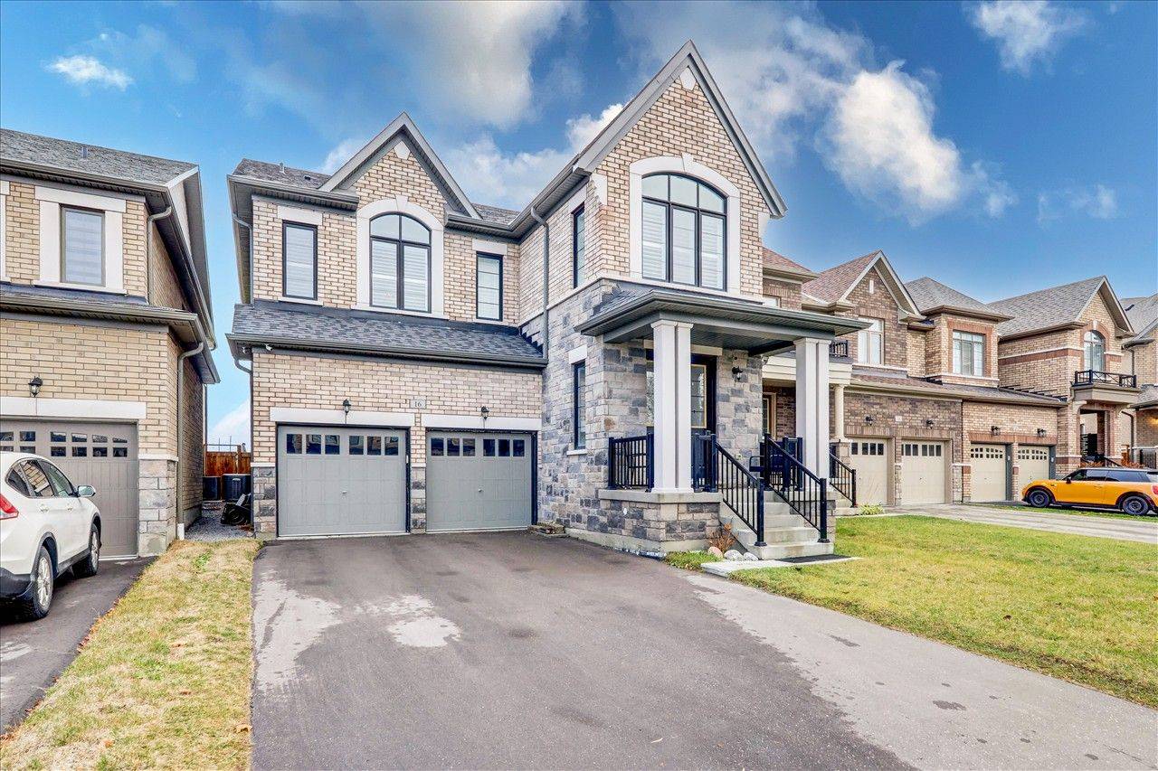 Whitby, ON L1P 0K5,16 Capstan CT