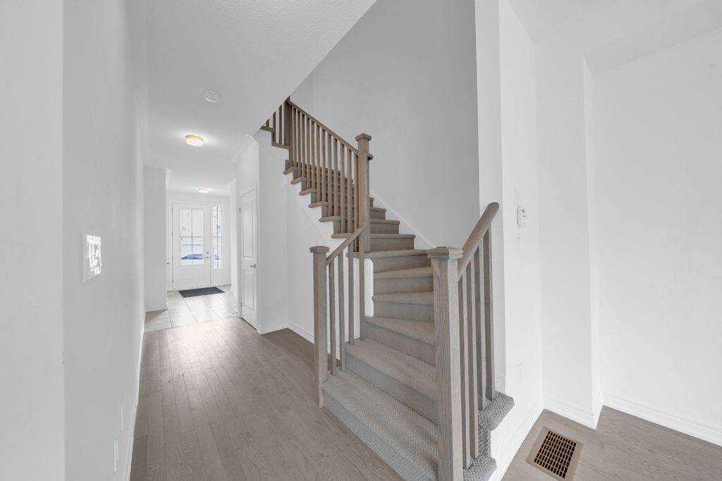 Oshawa, ON L1L 0S4,1999 Lowry DR