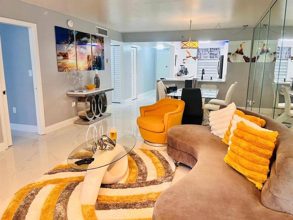 Lauderhill, FL 33319,3910 Inverrary Blvd #203B