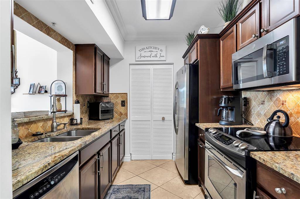 Fort Lauderdale, FL 33308,3020 NE 32nd Ave #406