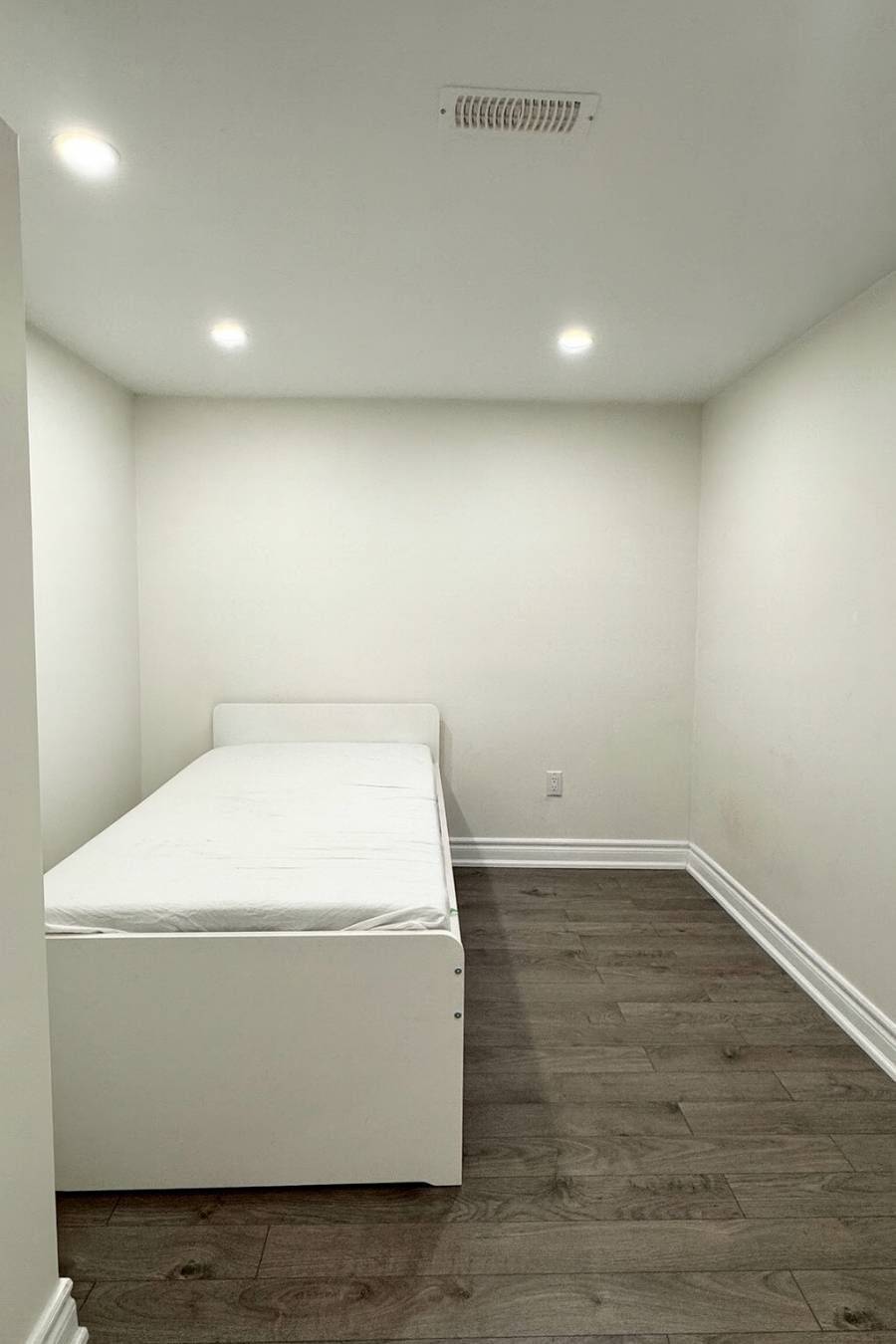 Vaughan, ON L4J 7J3,7 Judith AVE #Basement