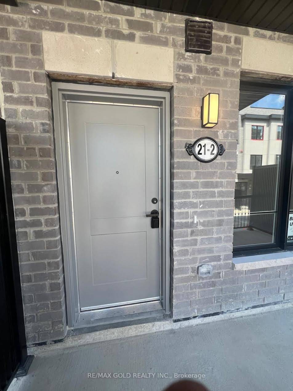 Bradford West Gwillimbury, ON L3Z 4M5,21 Baynes WAY #2