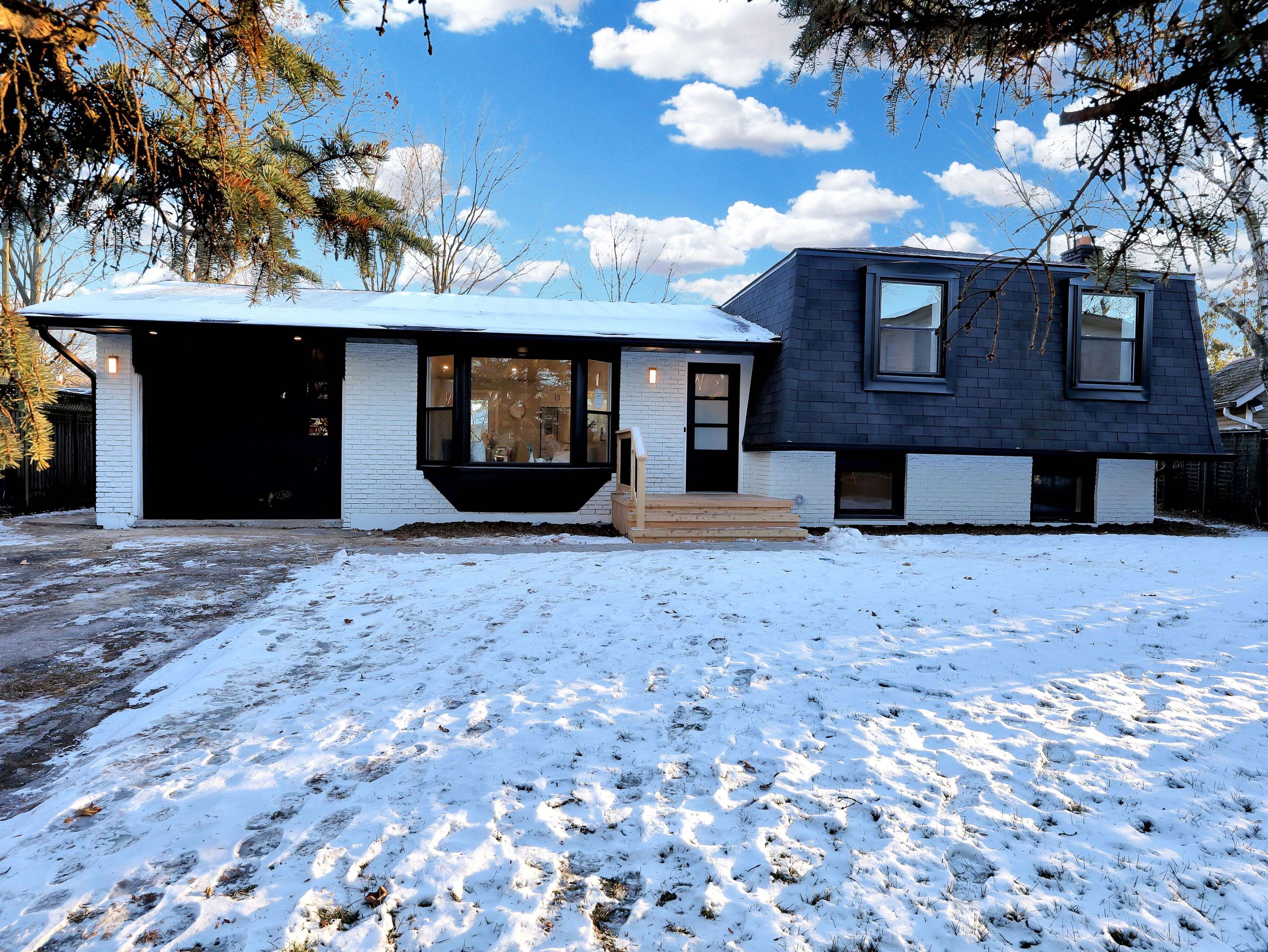 Burlington, ON L7N 2P4,3406 Putter PL