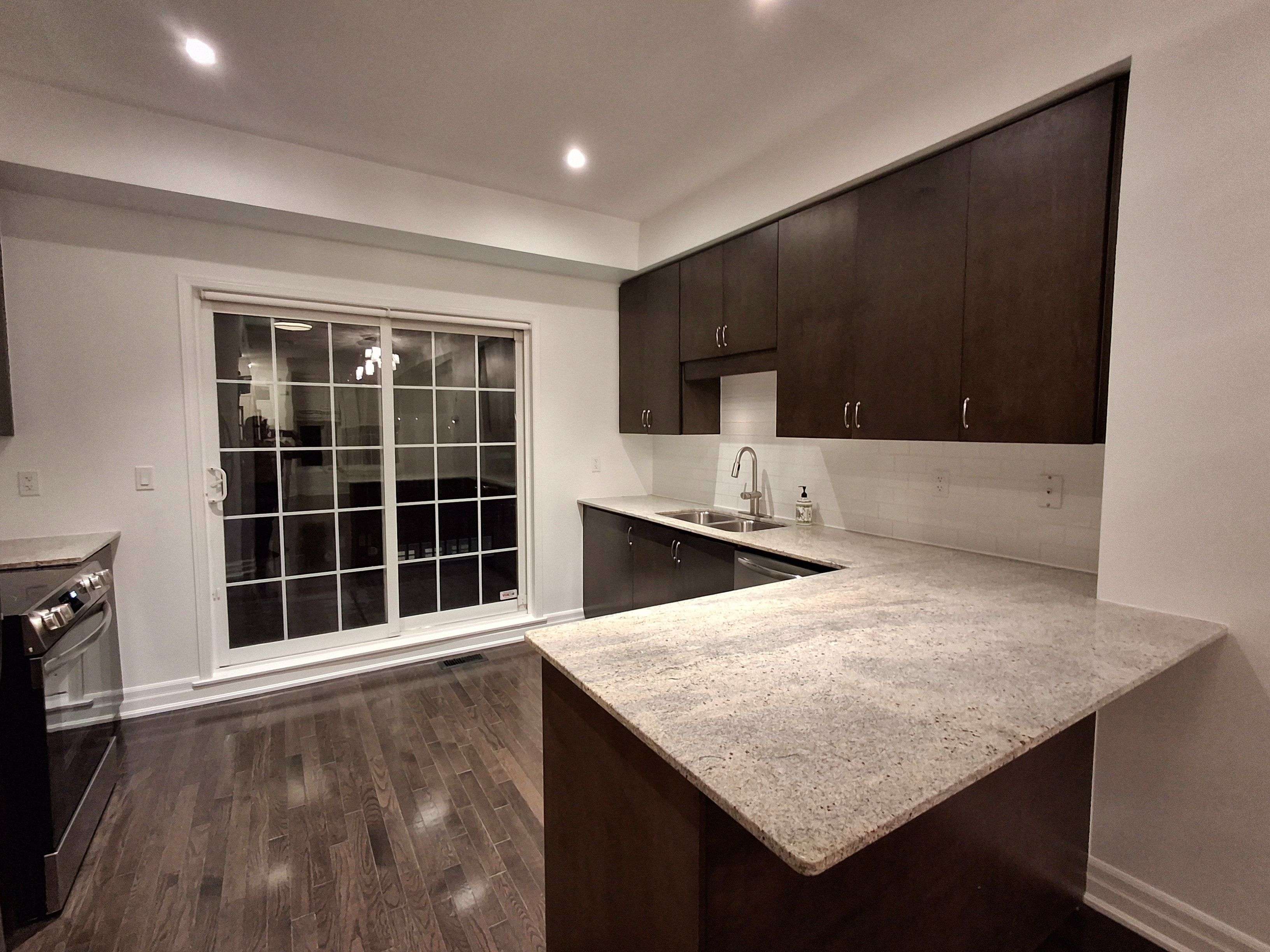 Toronto W01, ON M6S 3J1,8 Windermere AVE #15