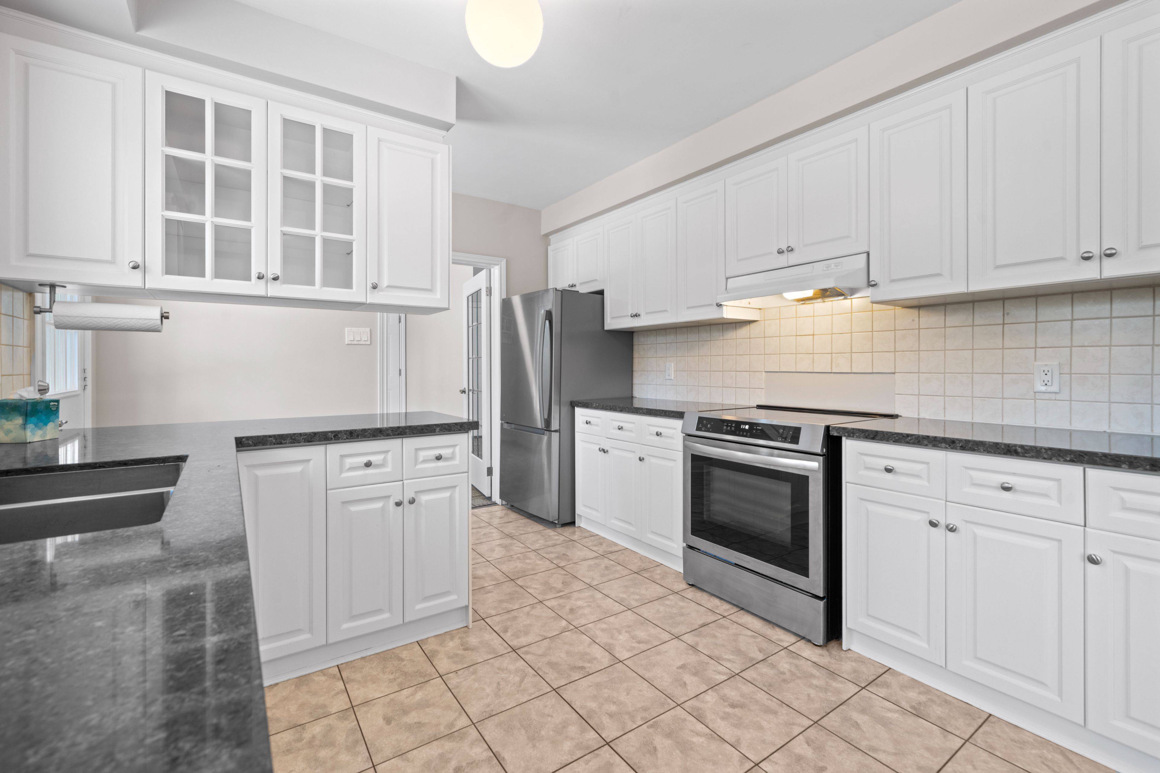 Mississauga, ON L5H 1W4,613 Sequin CRES