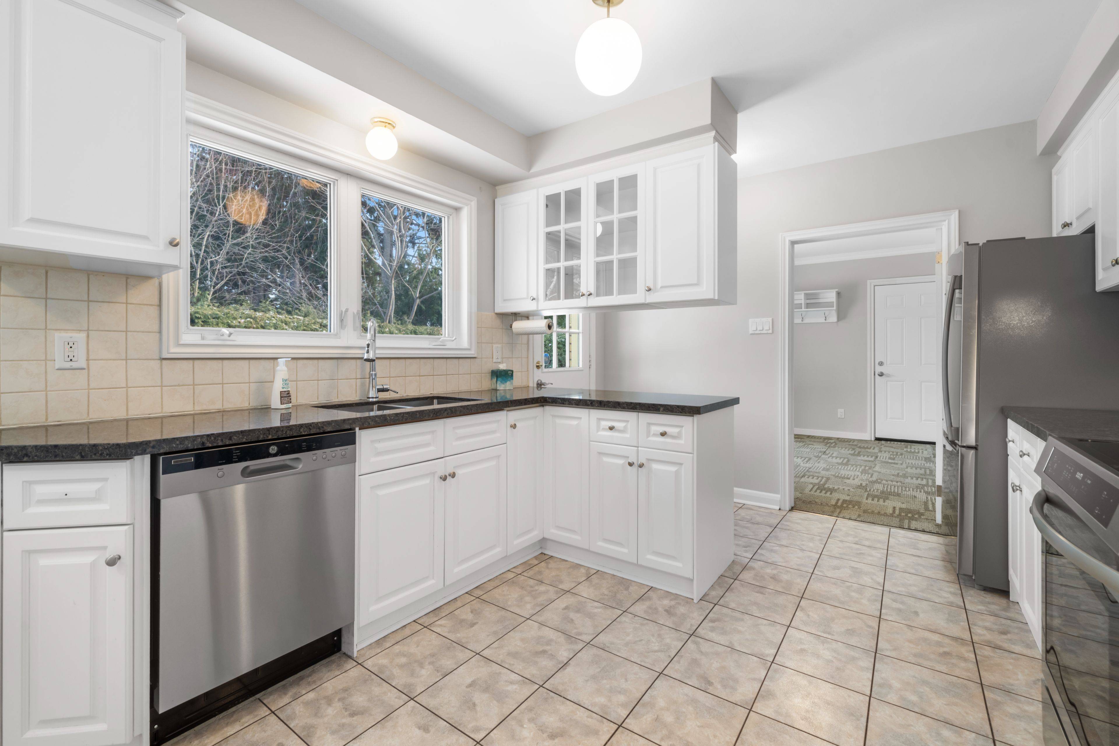 Mississauga, ON L5H 1W4,613 Sequin CRES