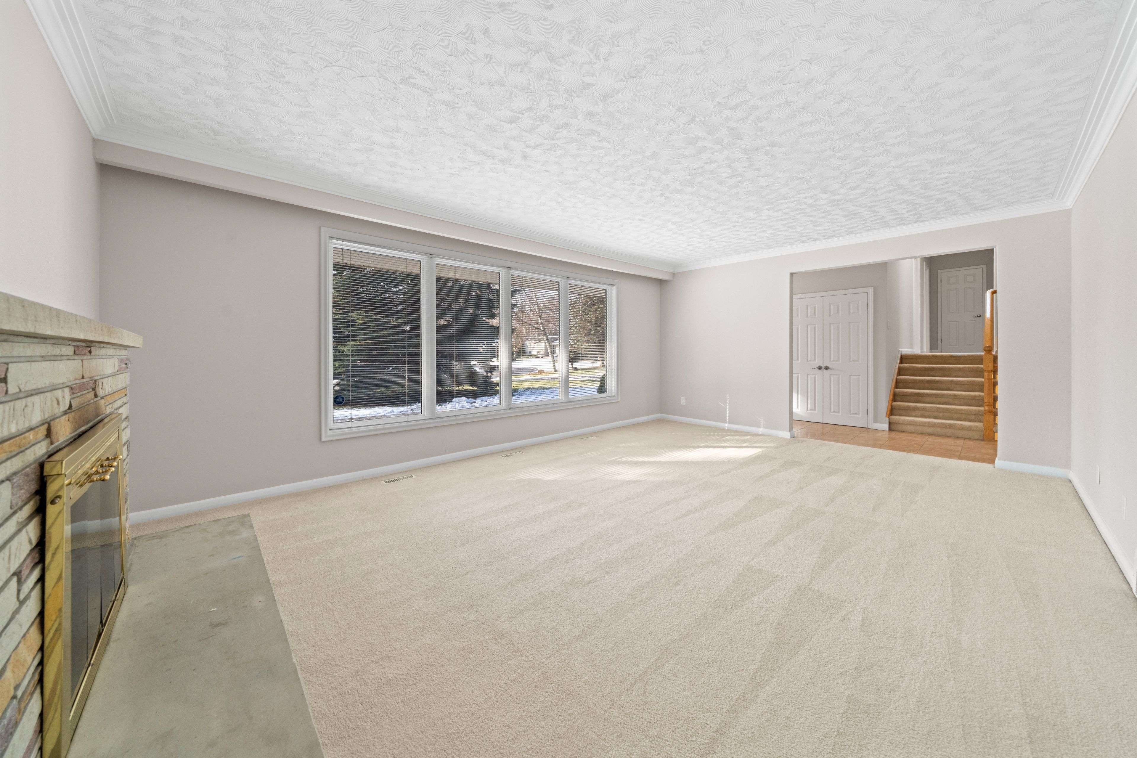 Mississauga, ON L5H 1W4,613 Sequin CRES