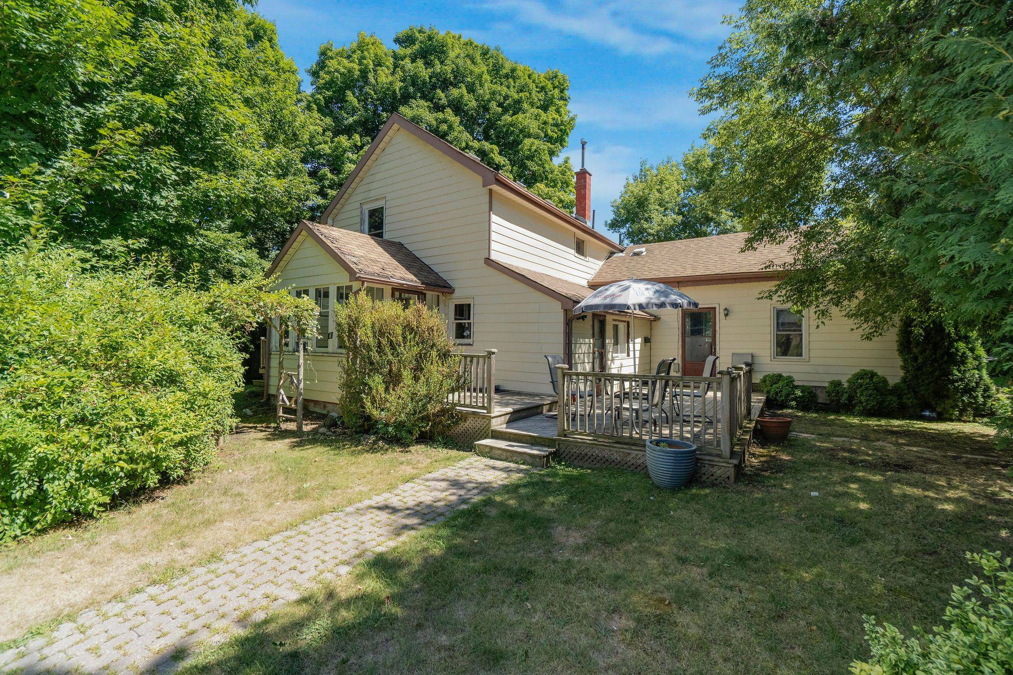 Caledon, ON L7C 1G1,2 Parsons AVE