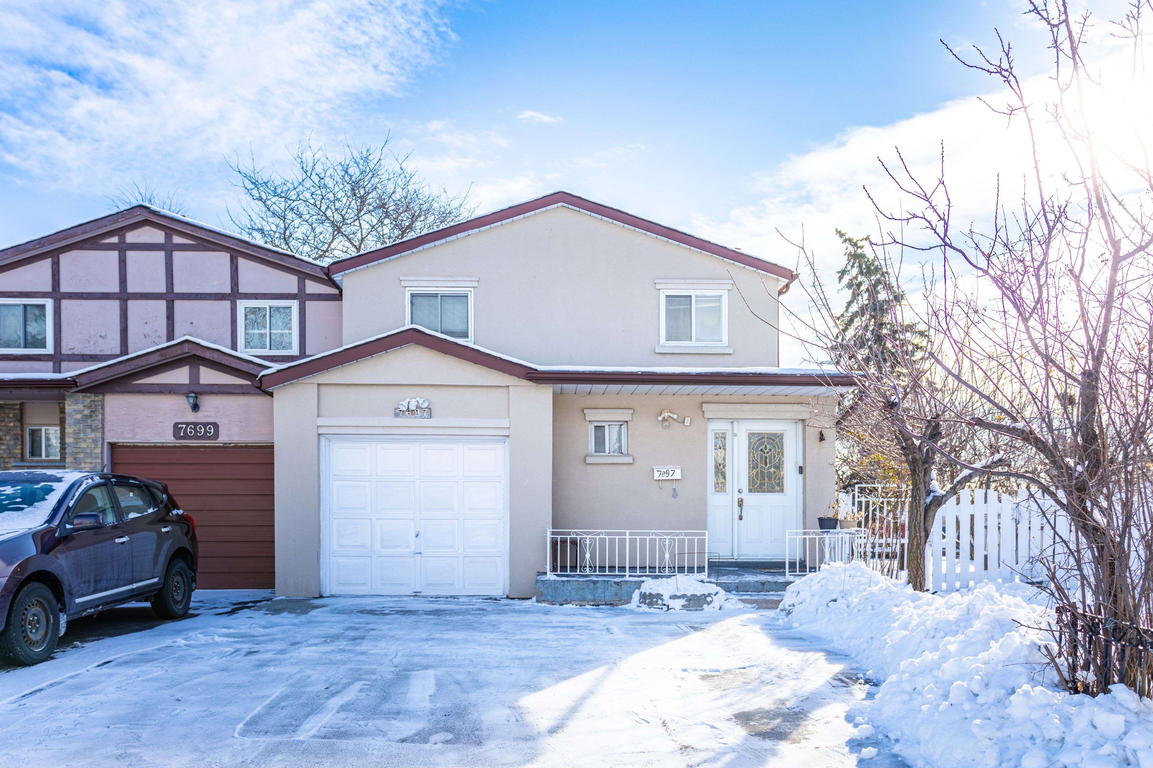 Mississauga, ON L4T 3G5,7697 Benavon RD