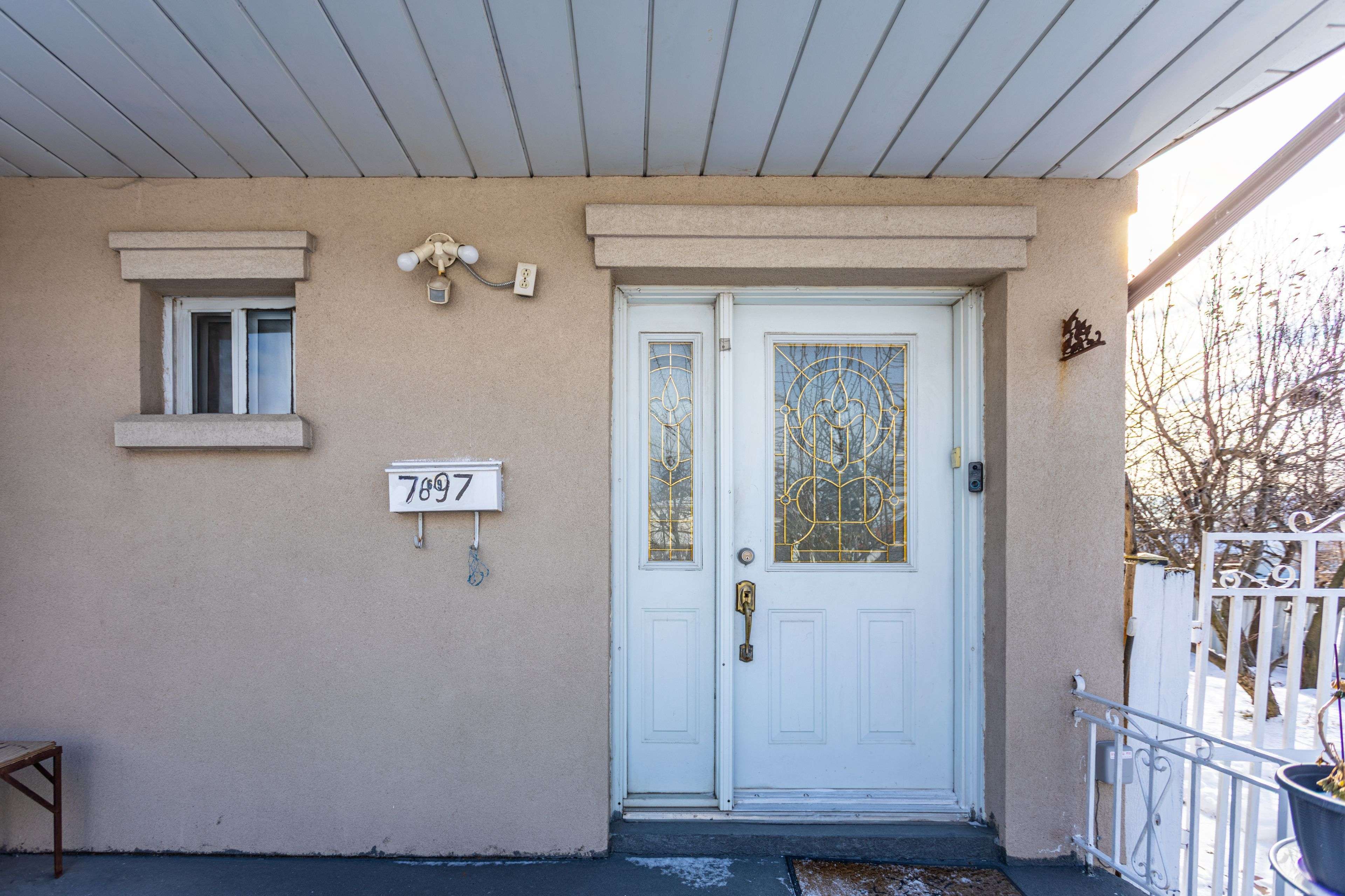 Mississauga, ON L4T 3G5,7697 Benavon RD