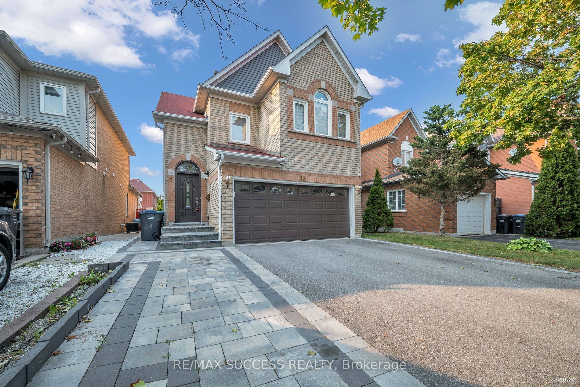 Brampton, ON L6R 1C4,63 Blue Spruce ST