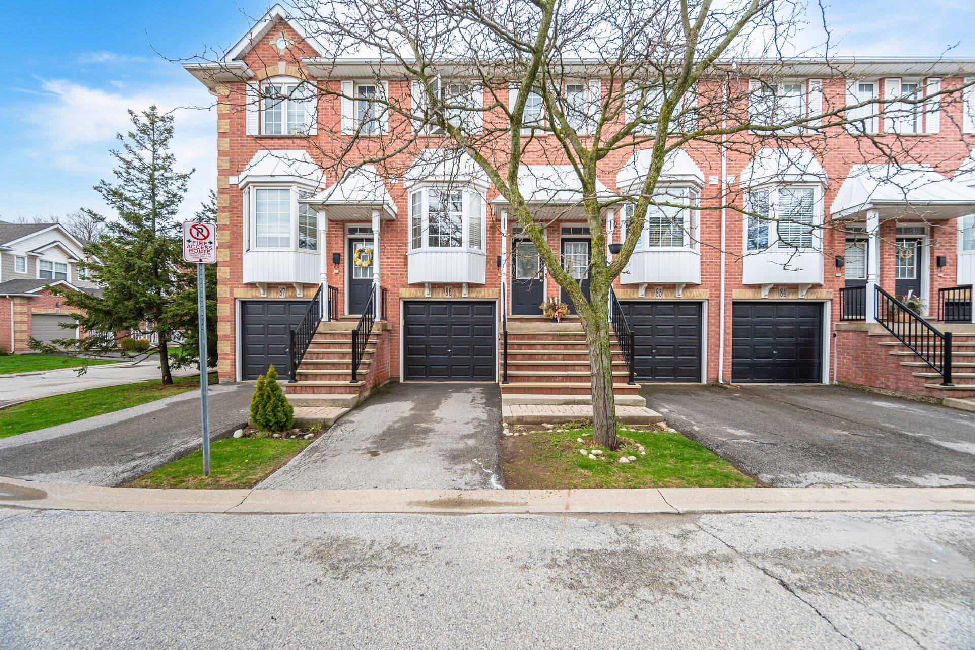 Burlington, ON L7M 4S1,3480 Upper Middle RD #86