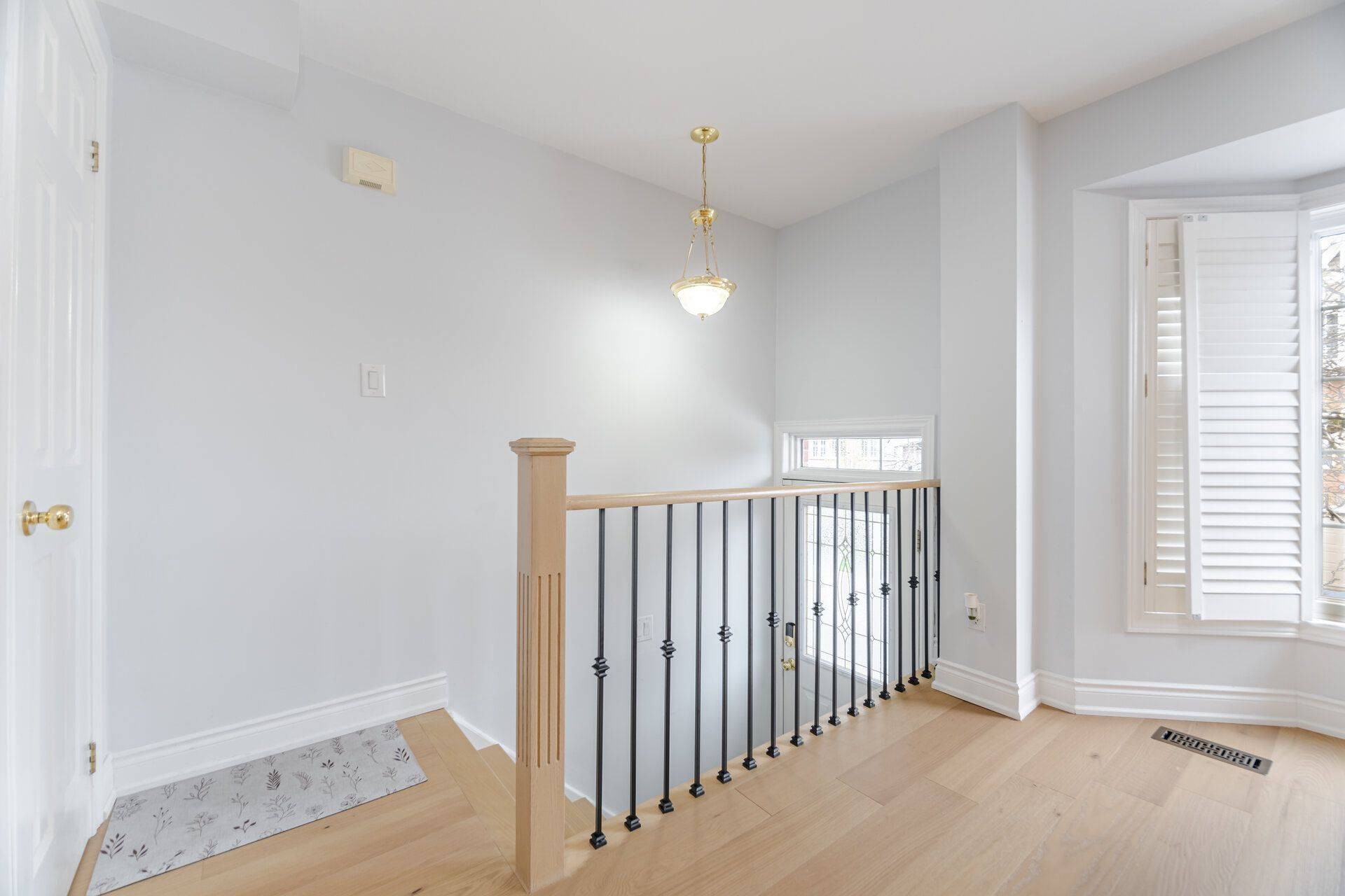 Burlington, ON L7M 4S1,3480 Upper Middle RD #86